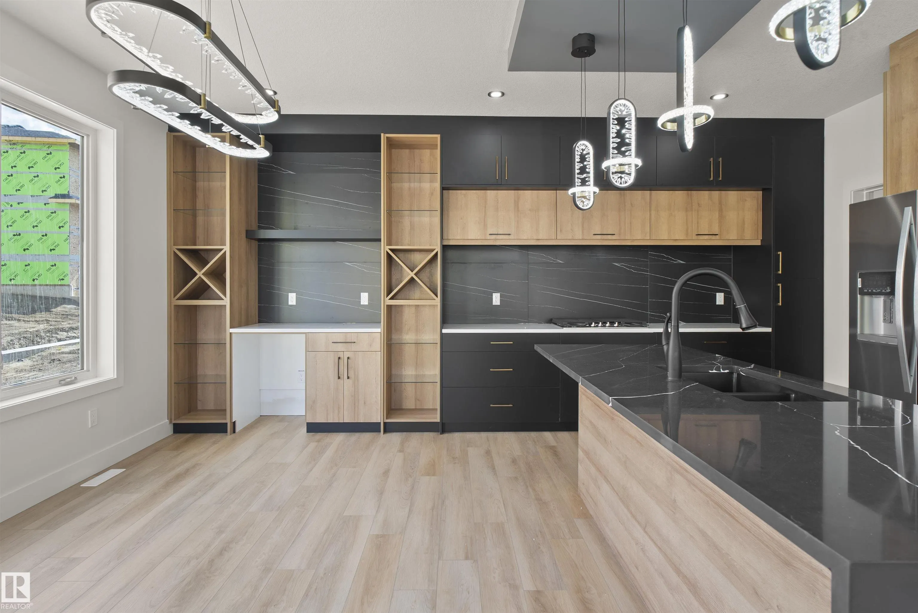 92 Eldridge Point(e)