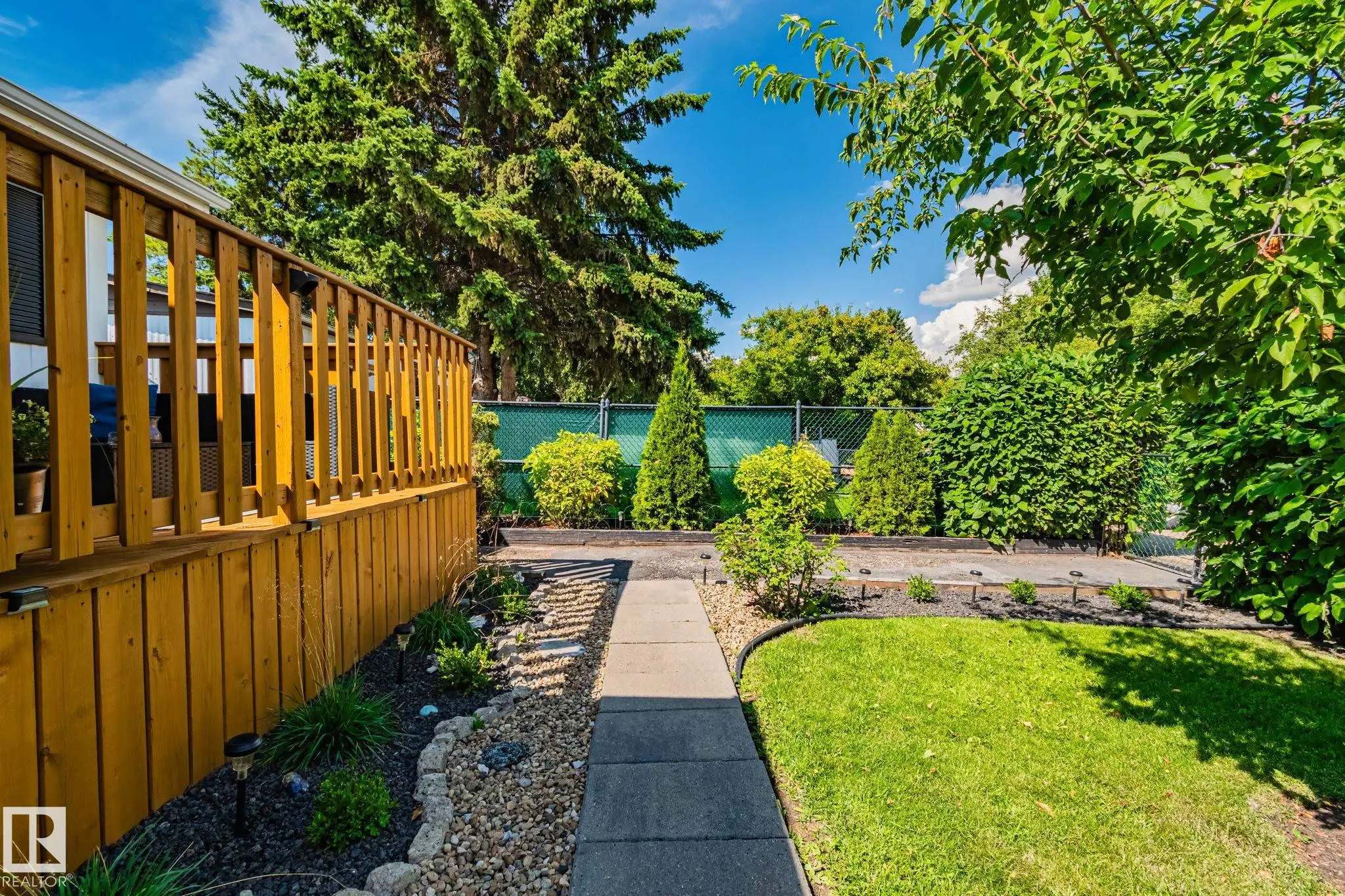 688 Evergreen PA NW