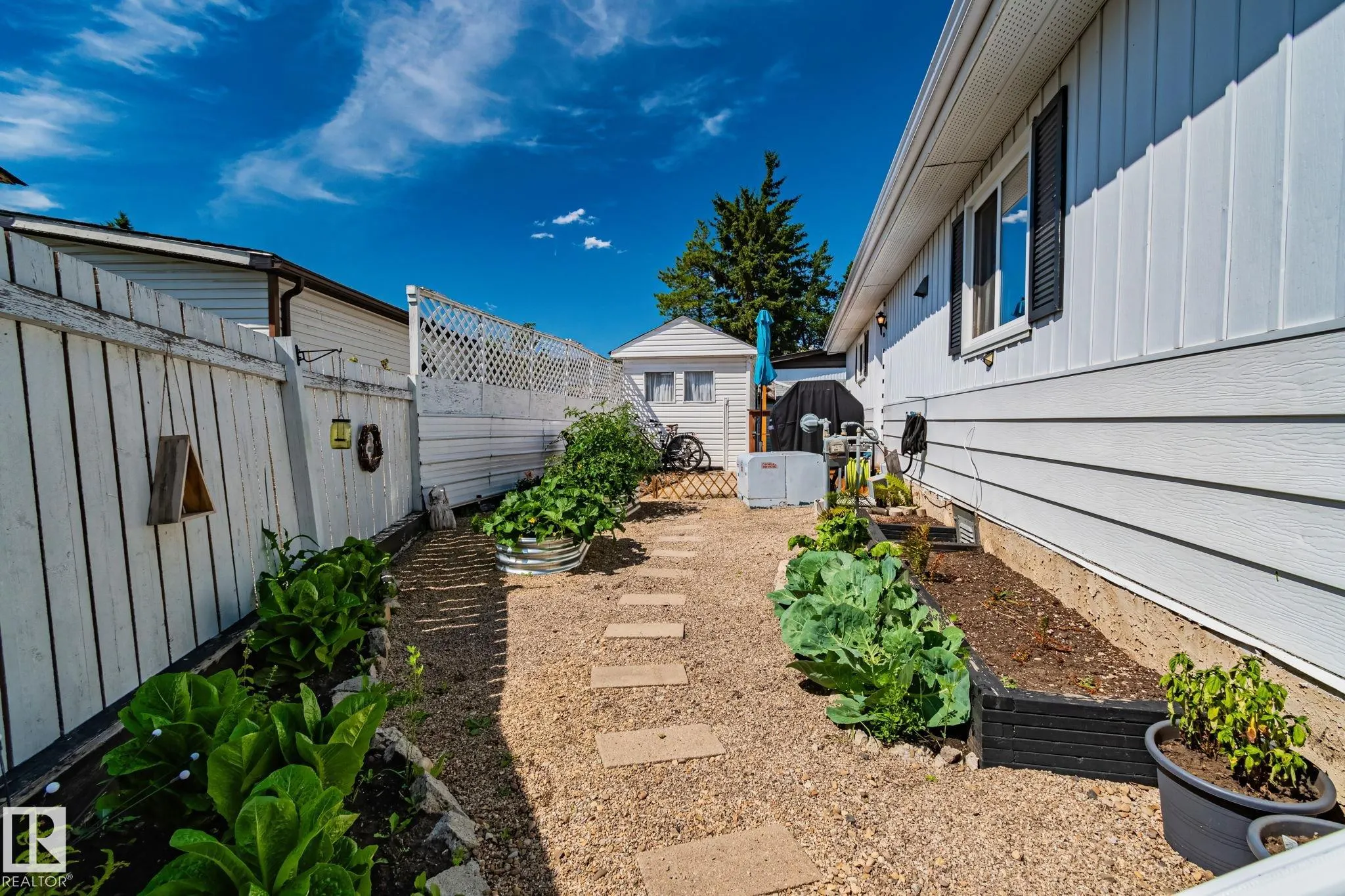 688 Evergreen PA NW