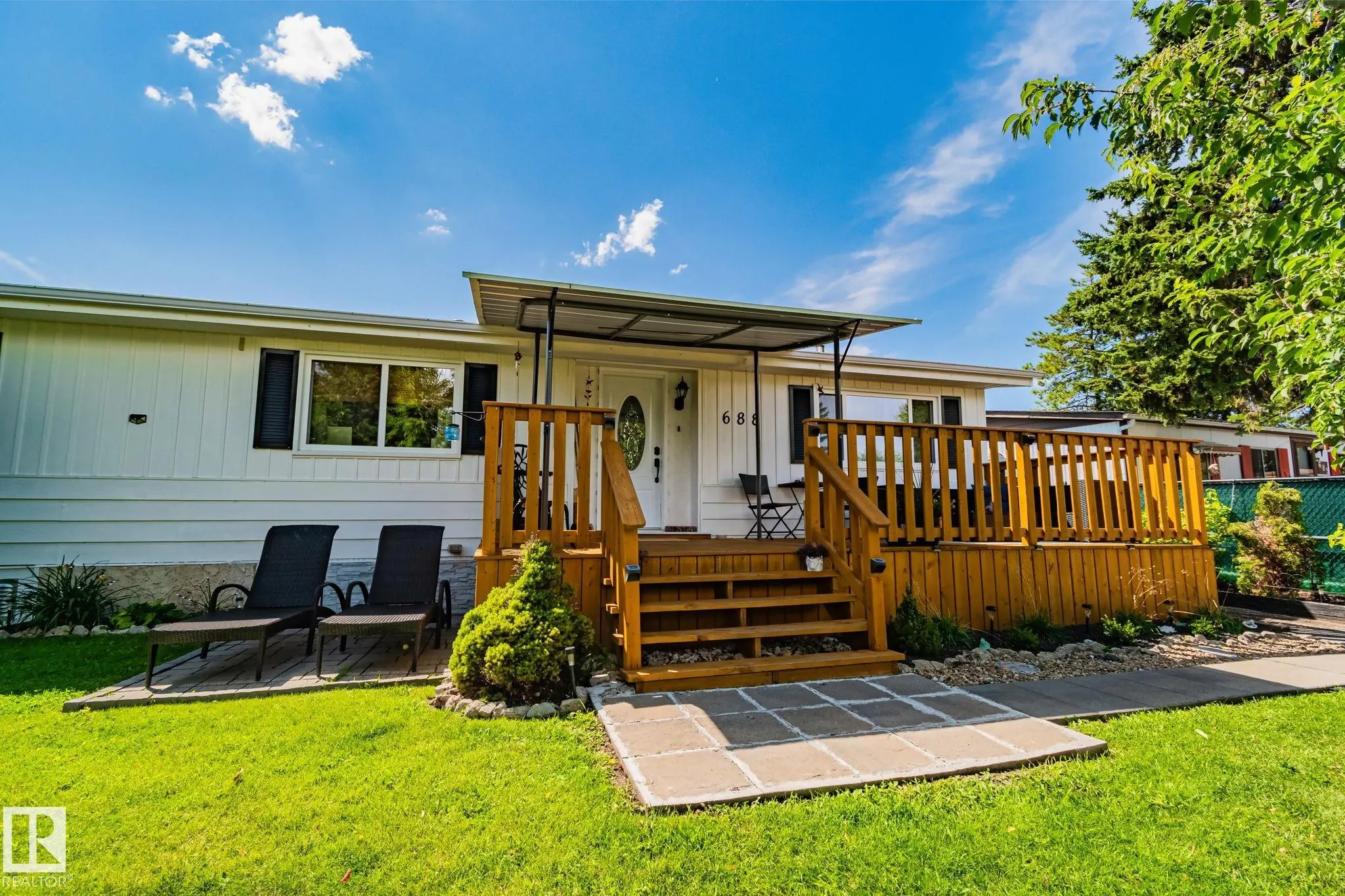 688 Evergreen PA NW