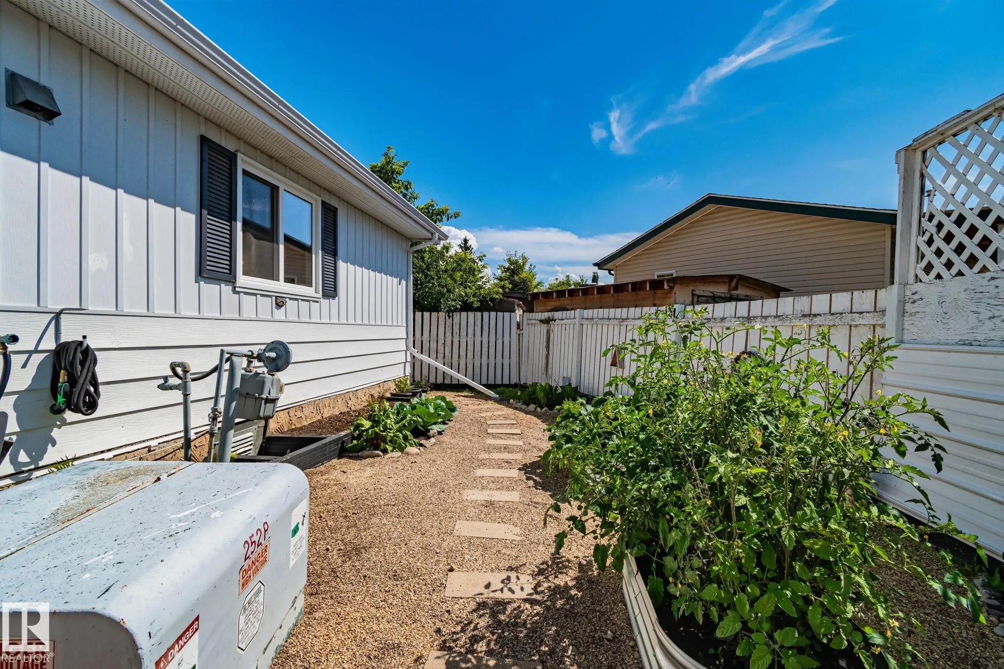688 Evergreen PA NW