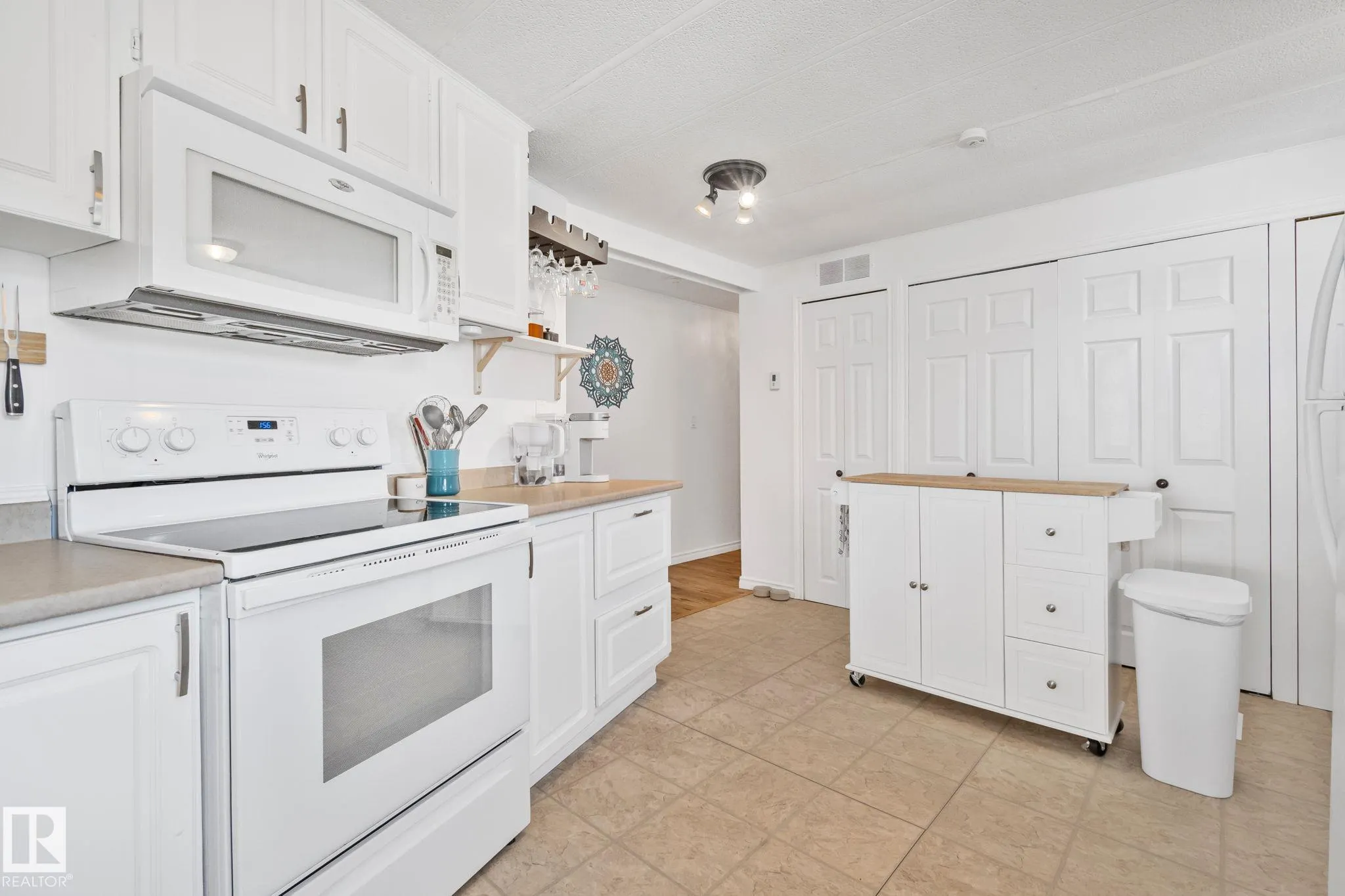 688 Evergreen PA NW