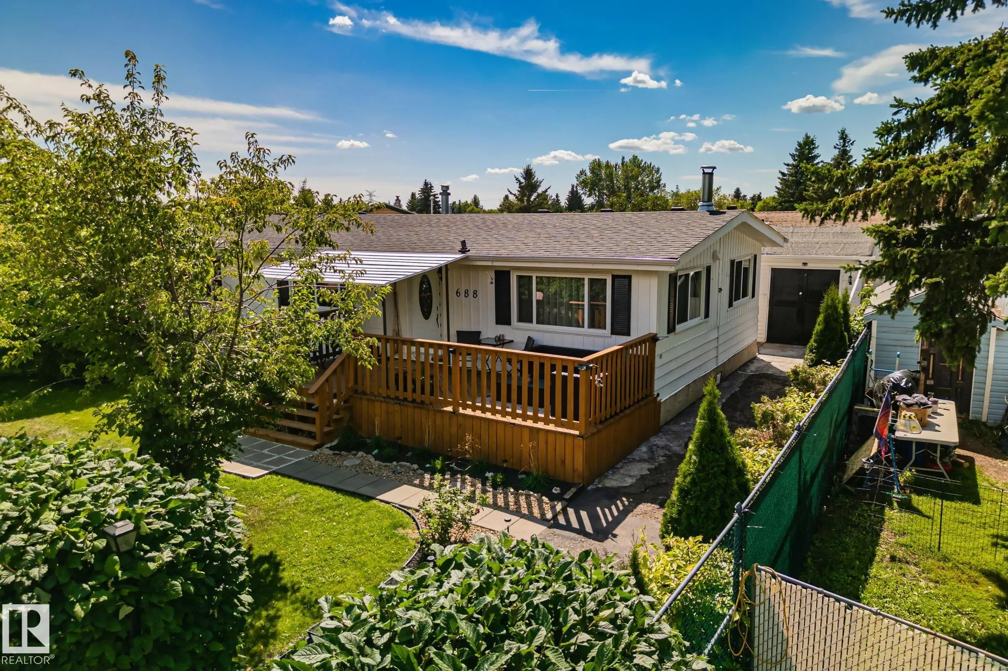 688 Evergreen PA NW