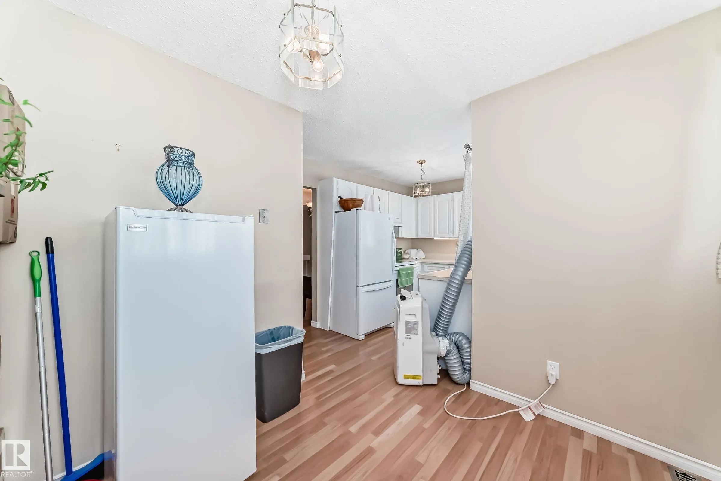 1049 MILLBOURNE