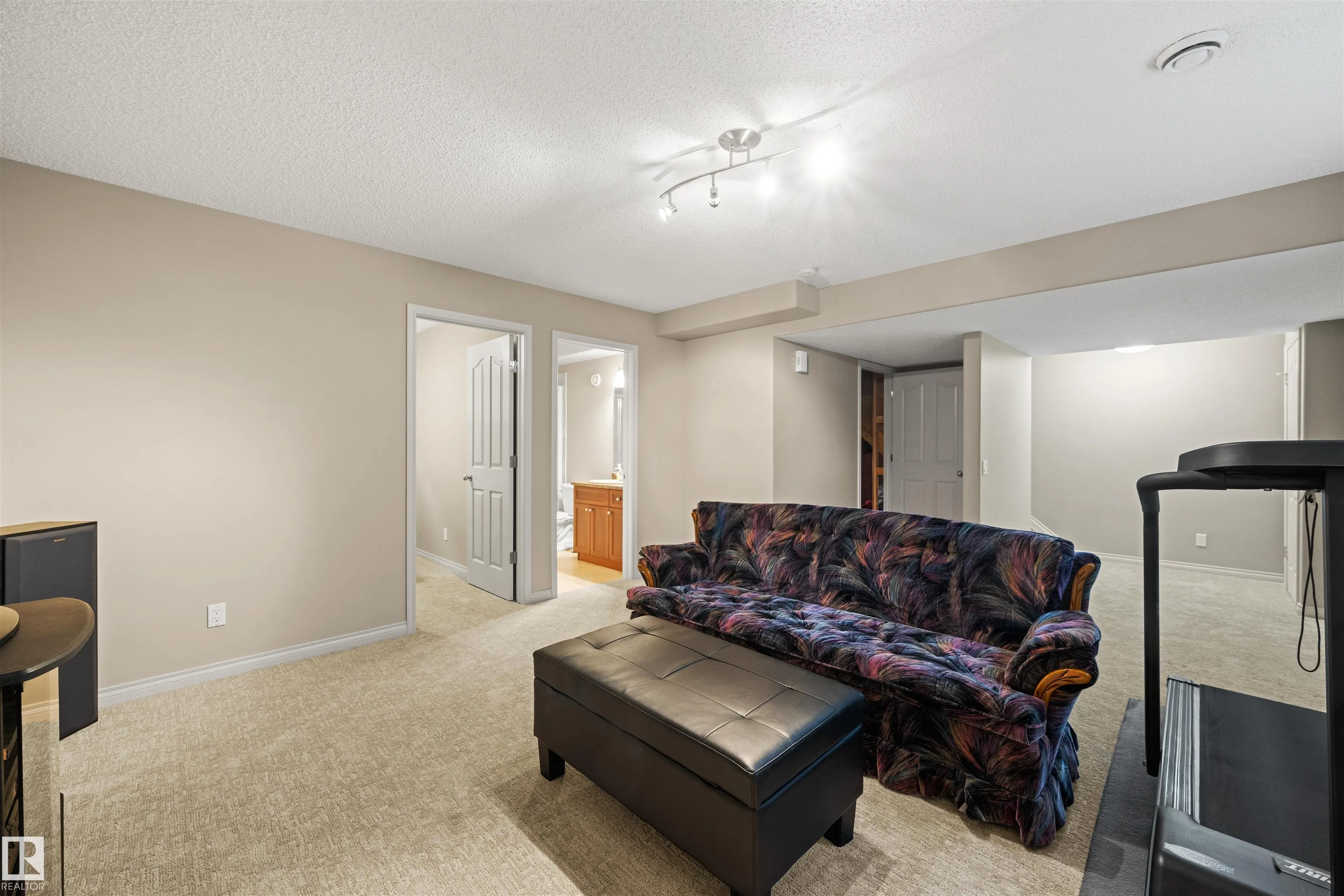 612 FOXTAIL Lane