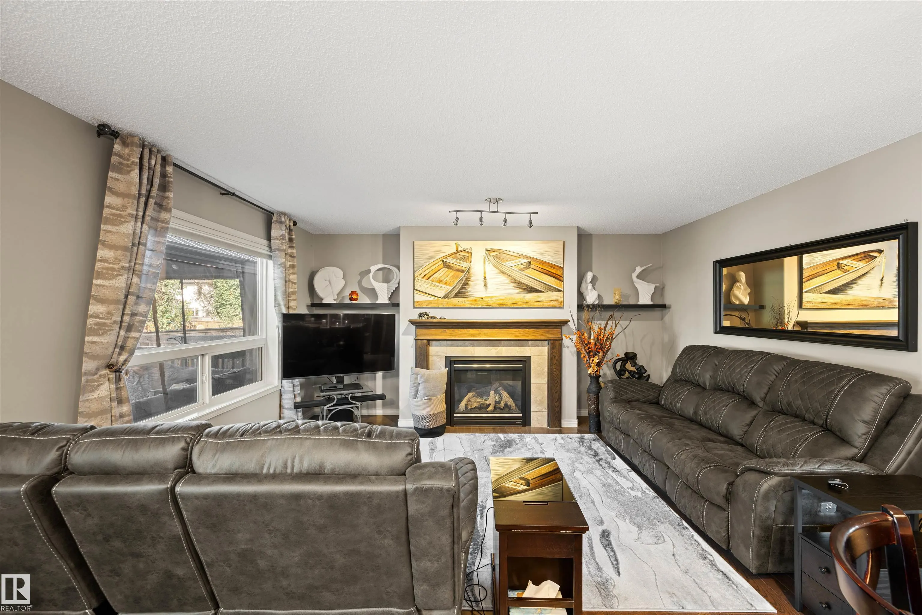 612 FOXTAIL Lane