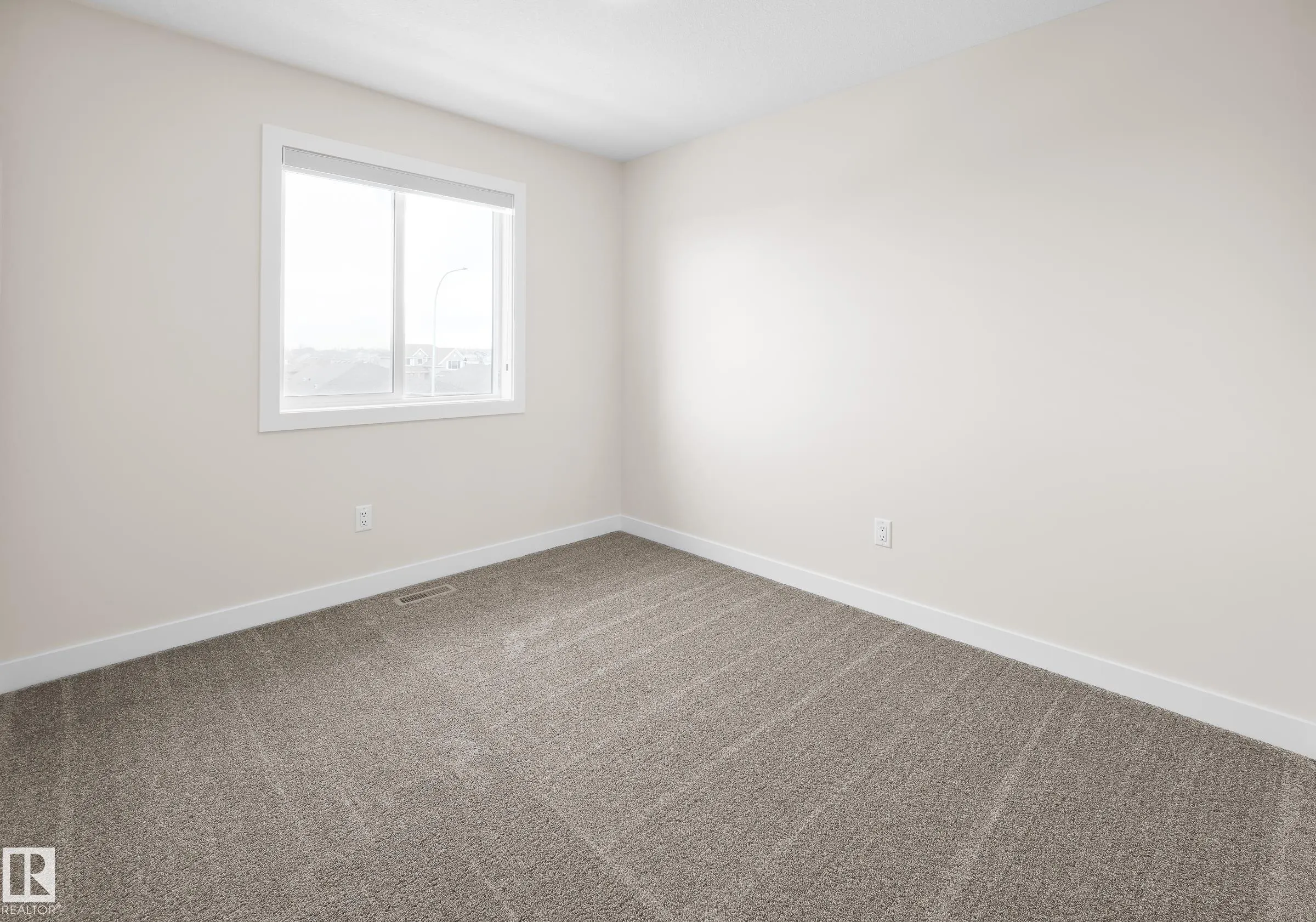 752 Berg Loop