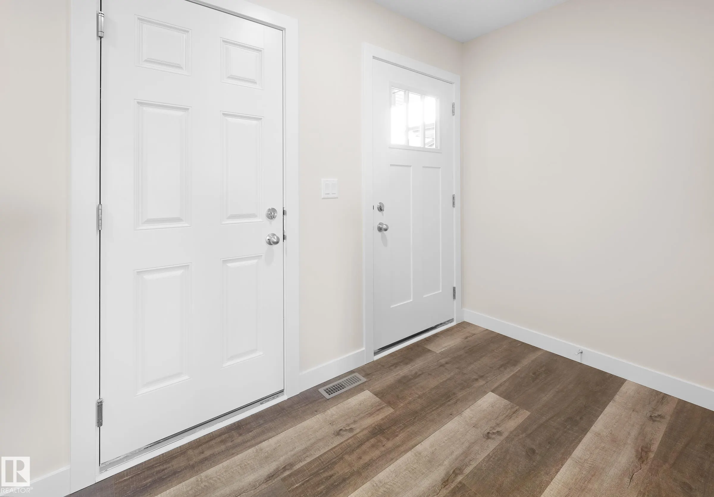 752 Berg Loop