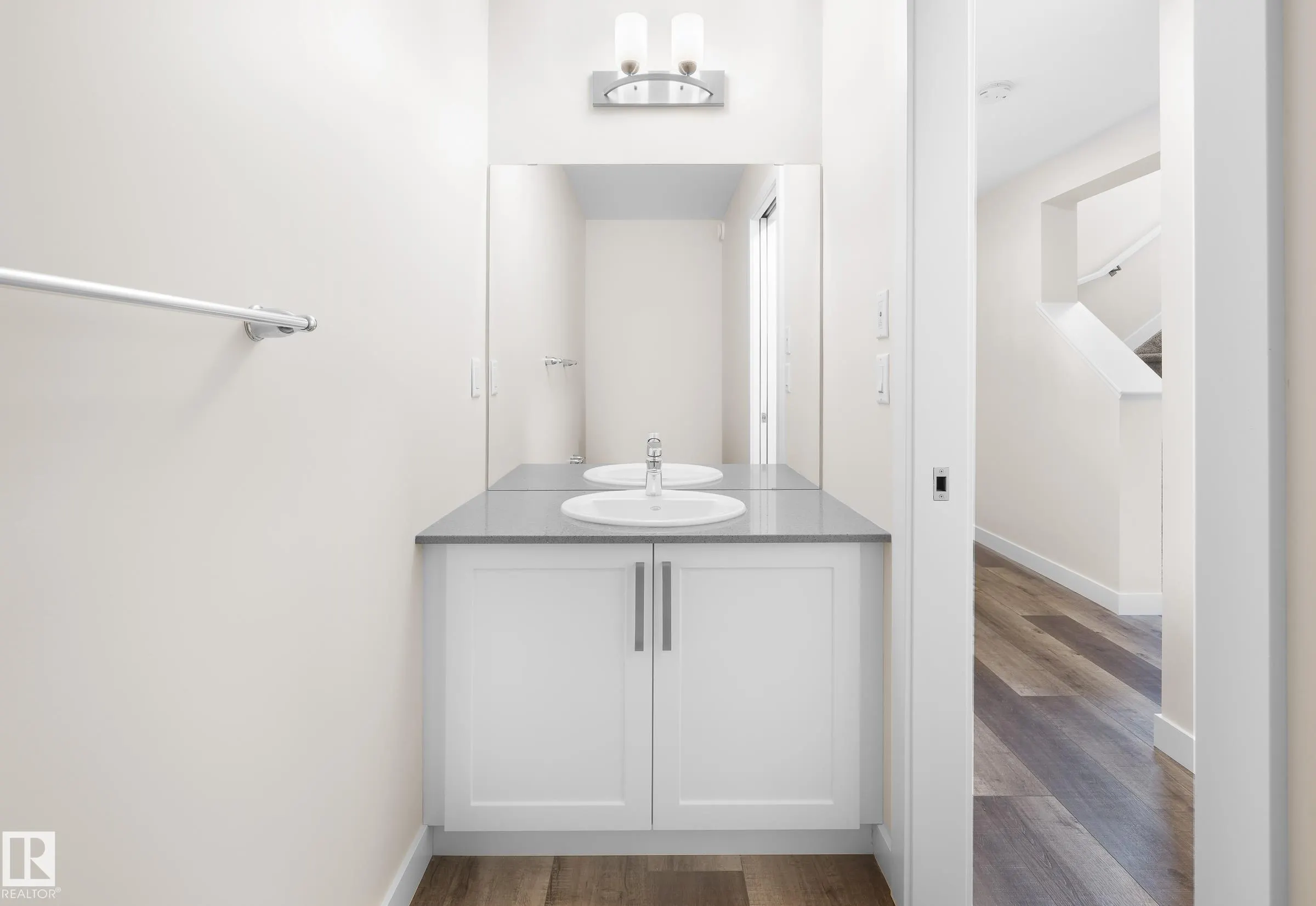 752 Berg Loop