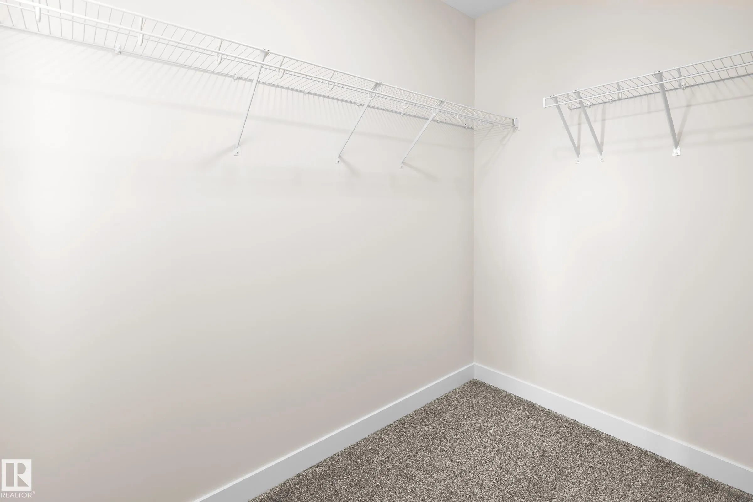 752 Berg Loop