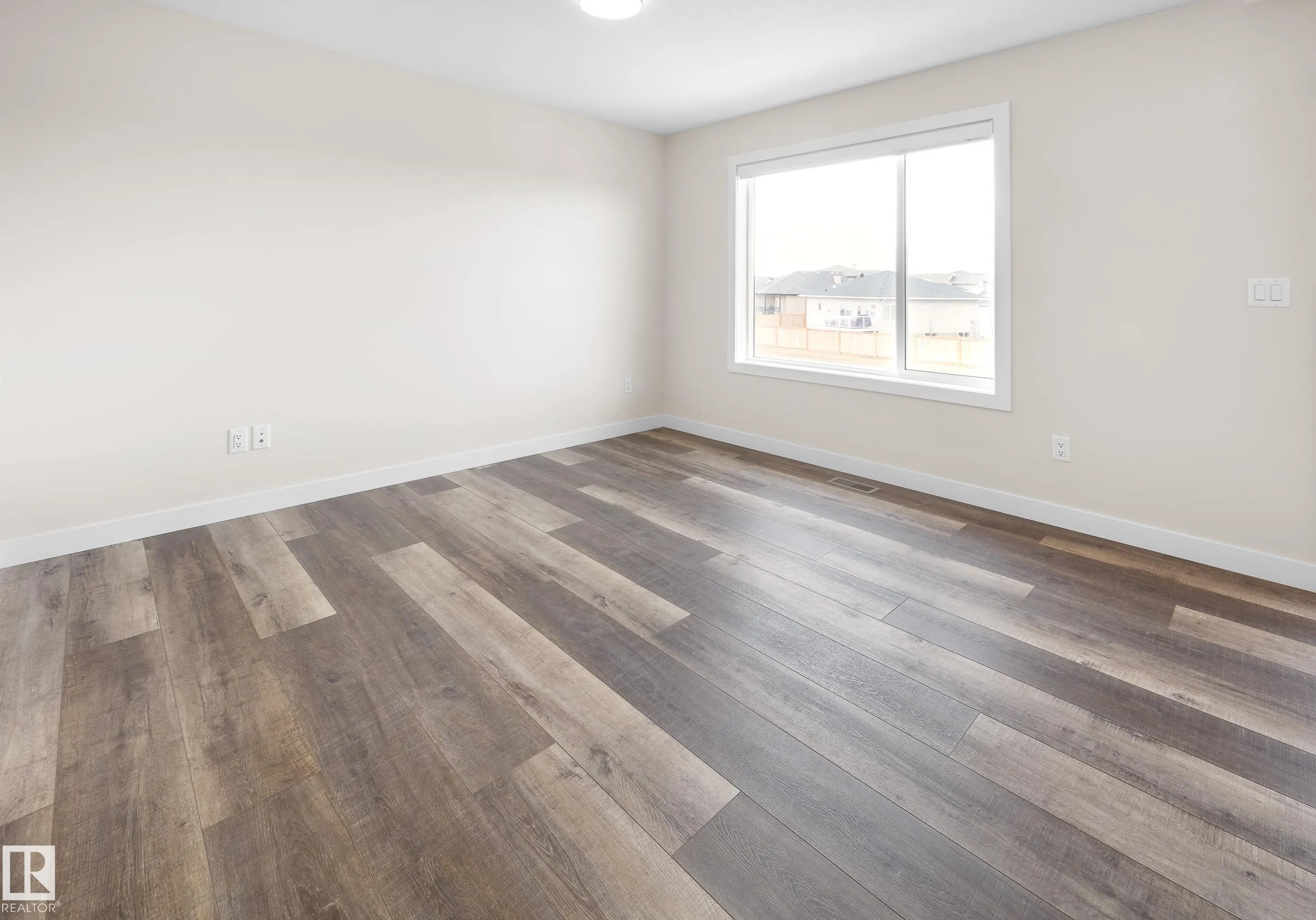 752 Berg Loop