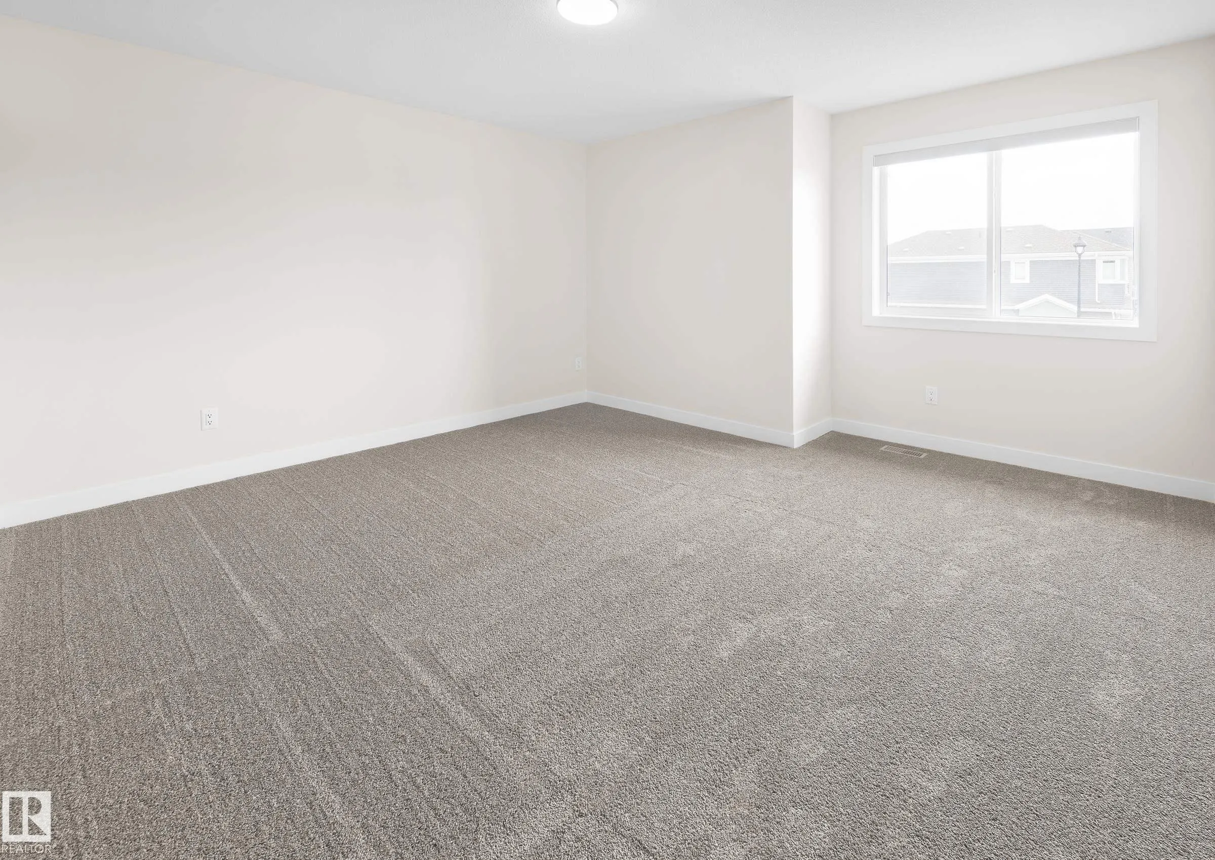 752 Berg Loop
