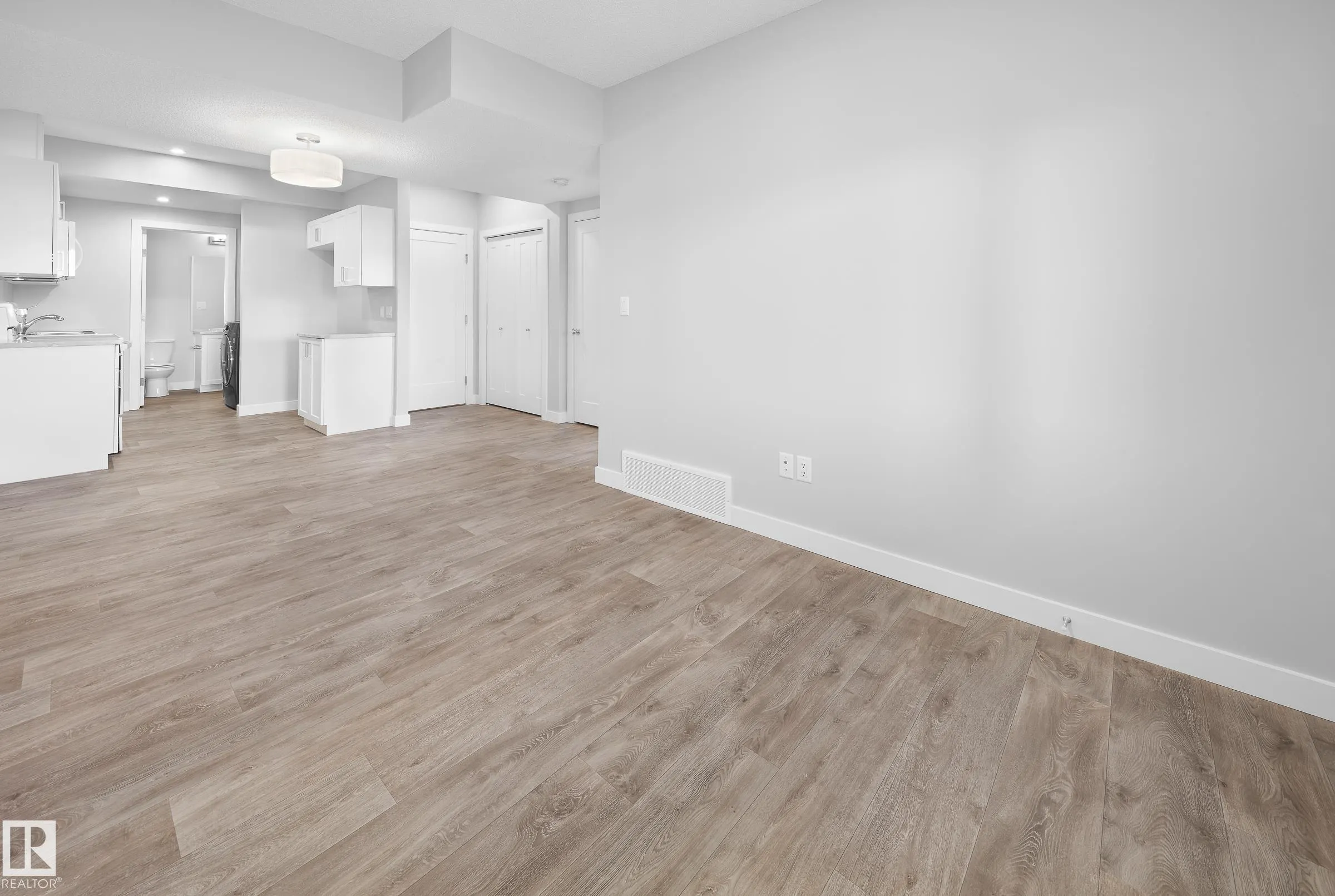 752 Berg Loop
