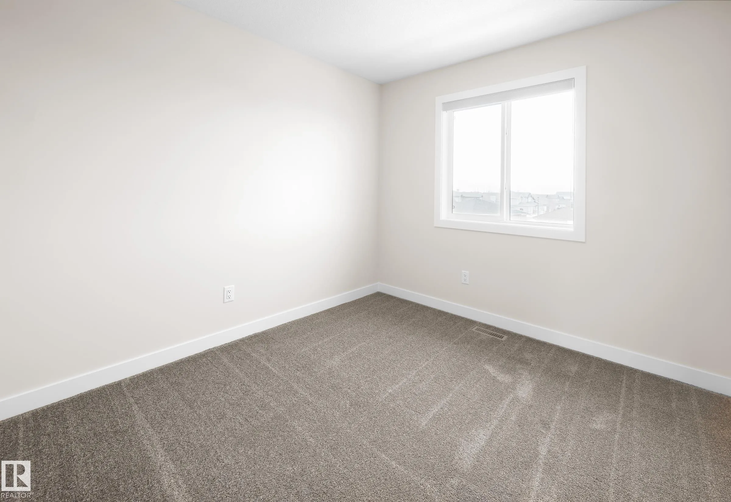 752 Berg Loop