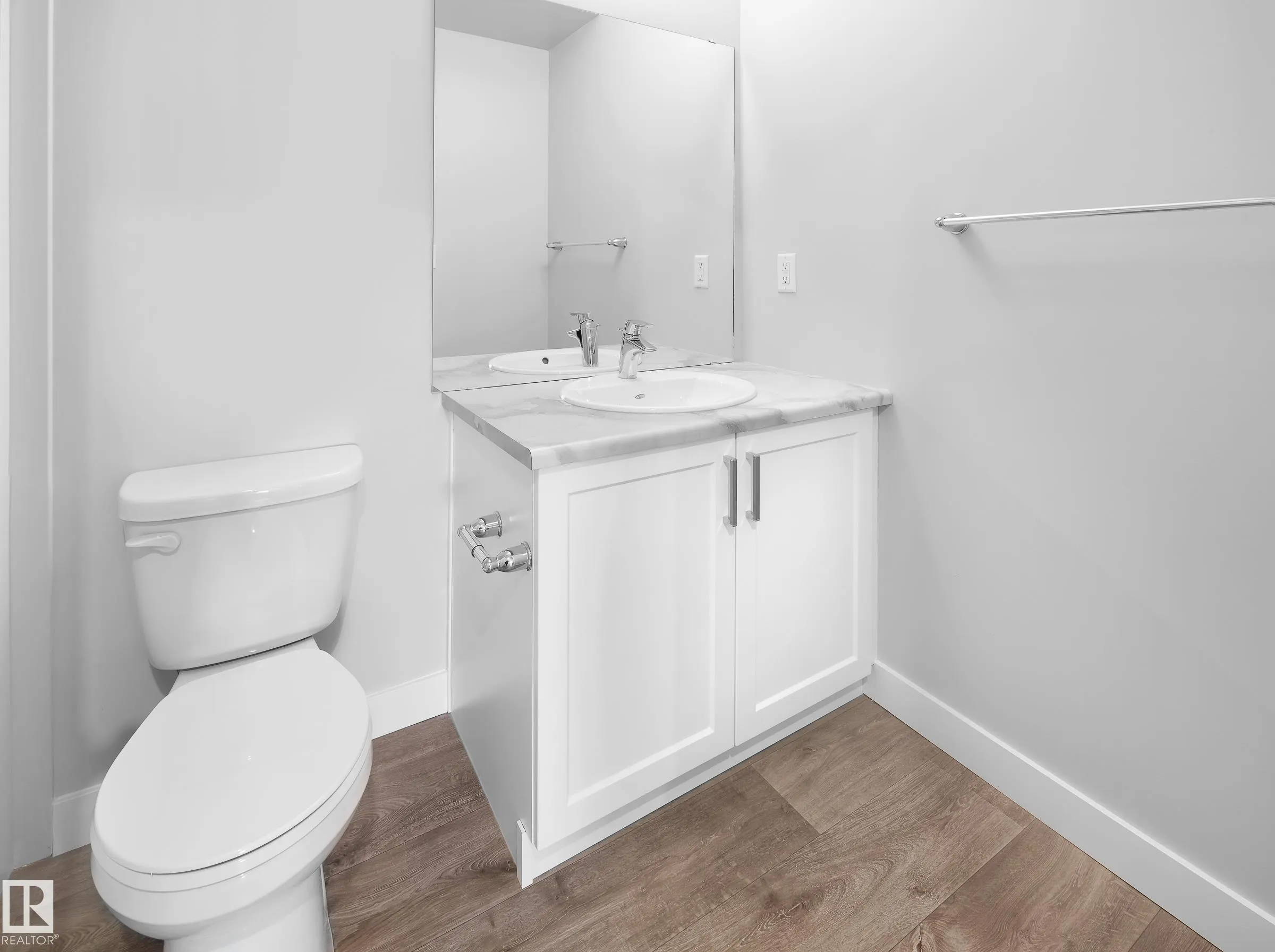 752 Berg Loop