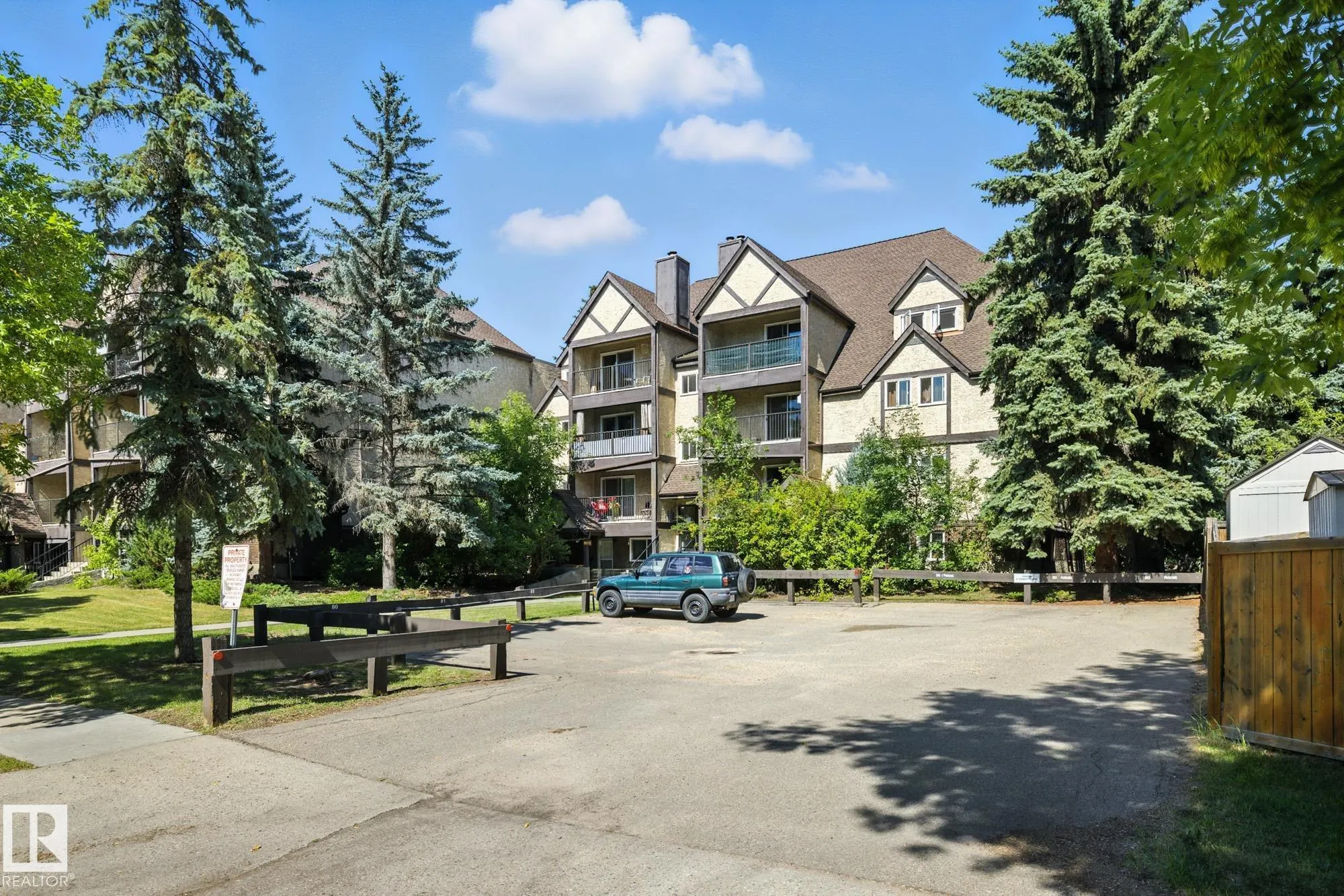 9043 TUDOR Glen