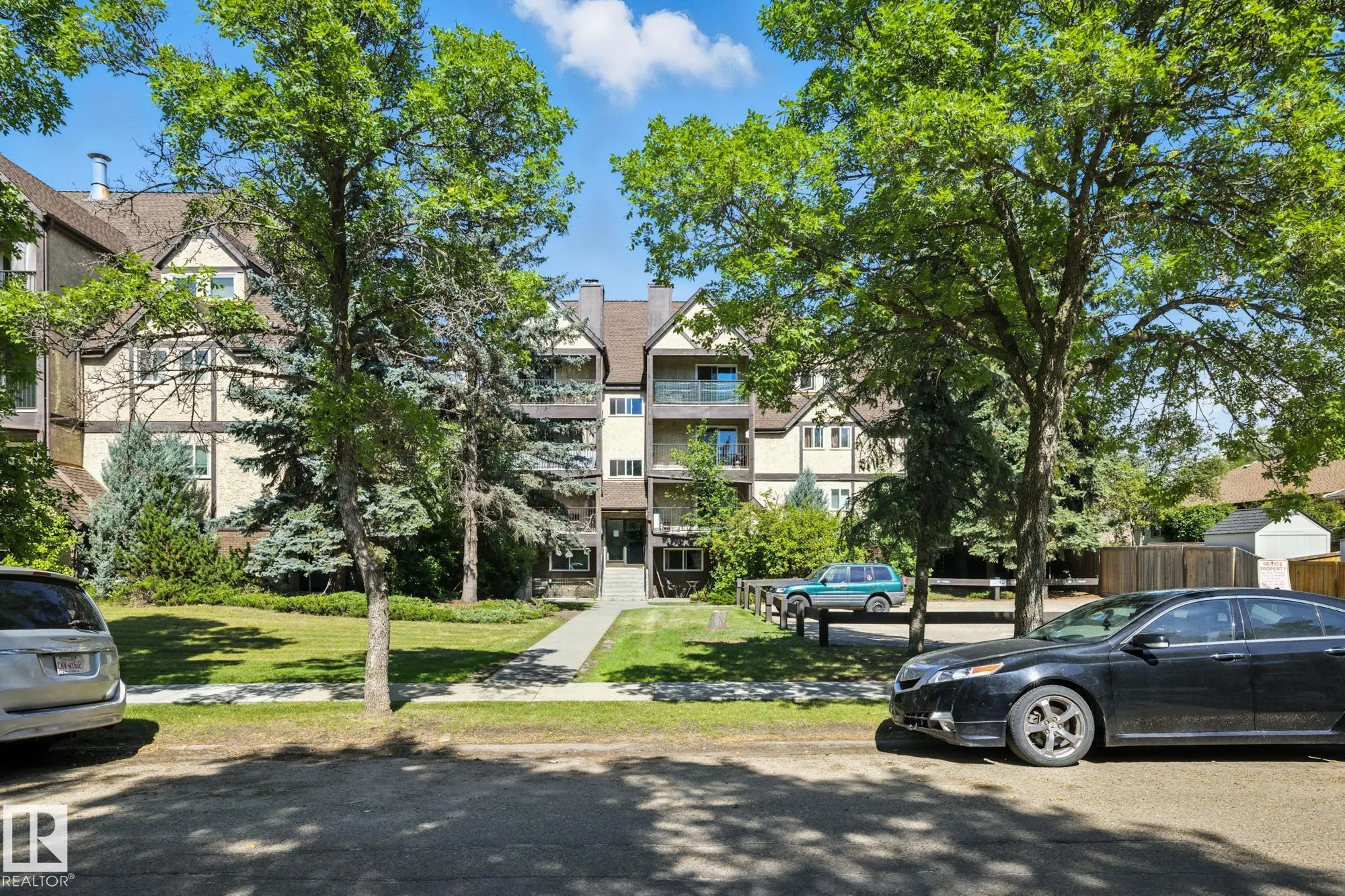 9043 TUDOR Glen