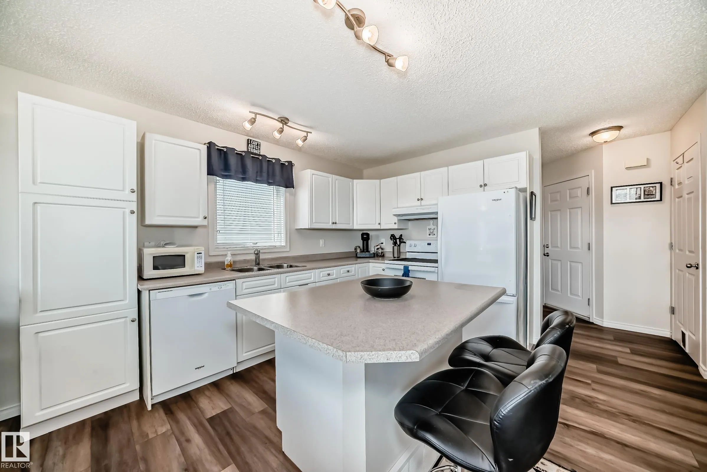 115 CHESTERMERE Drive