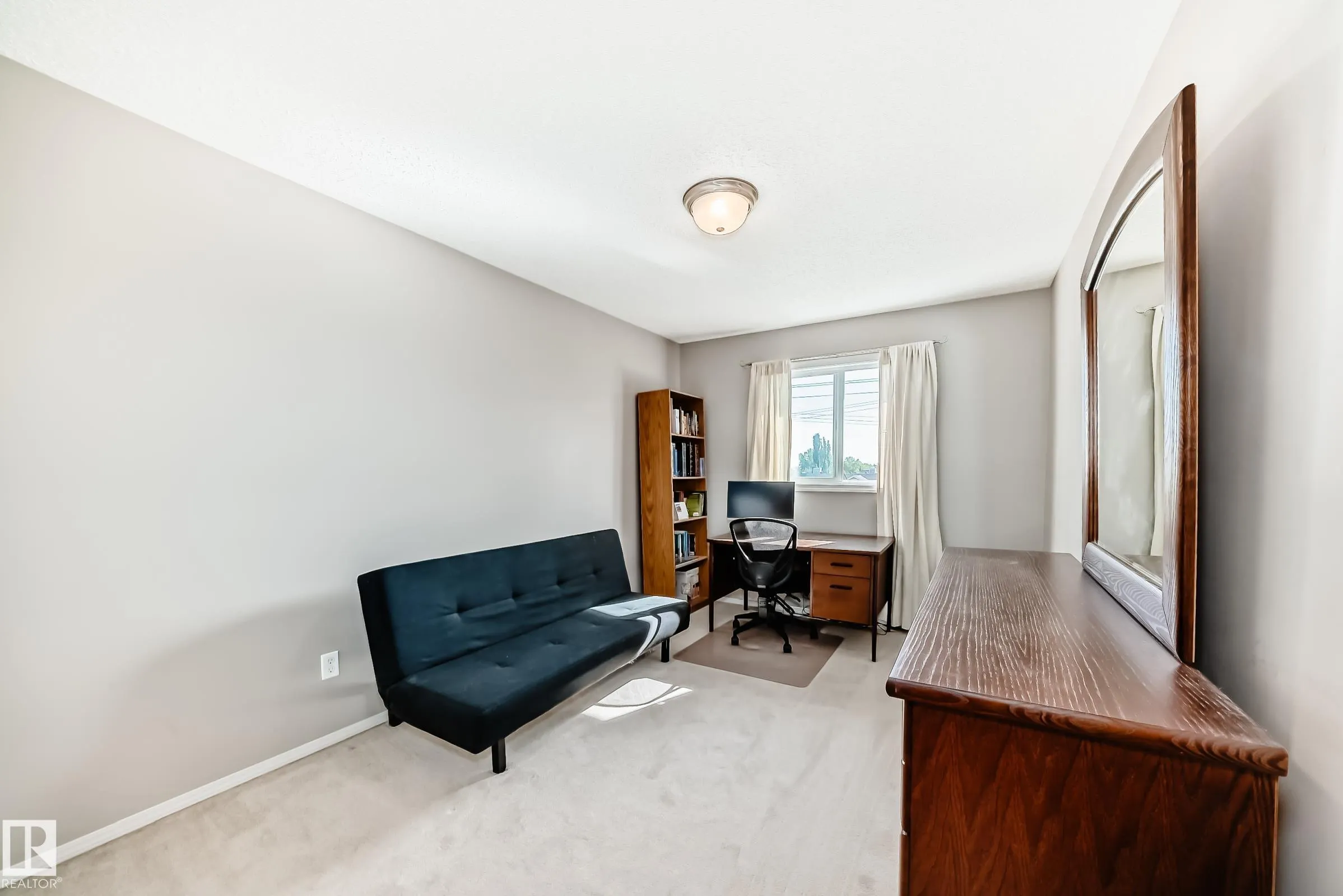 115 CHESTERMERE Drive