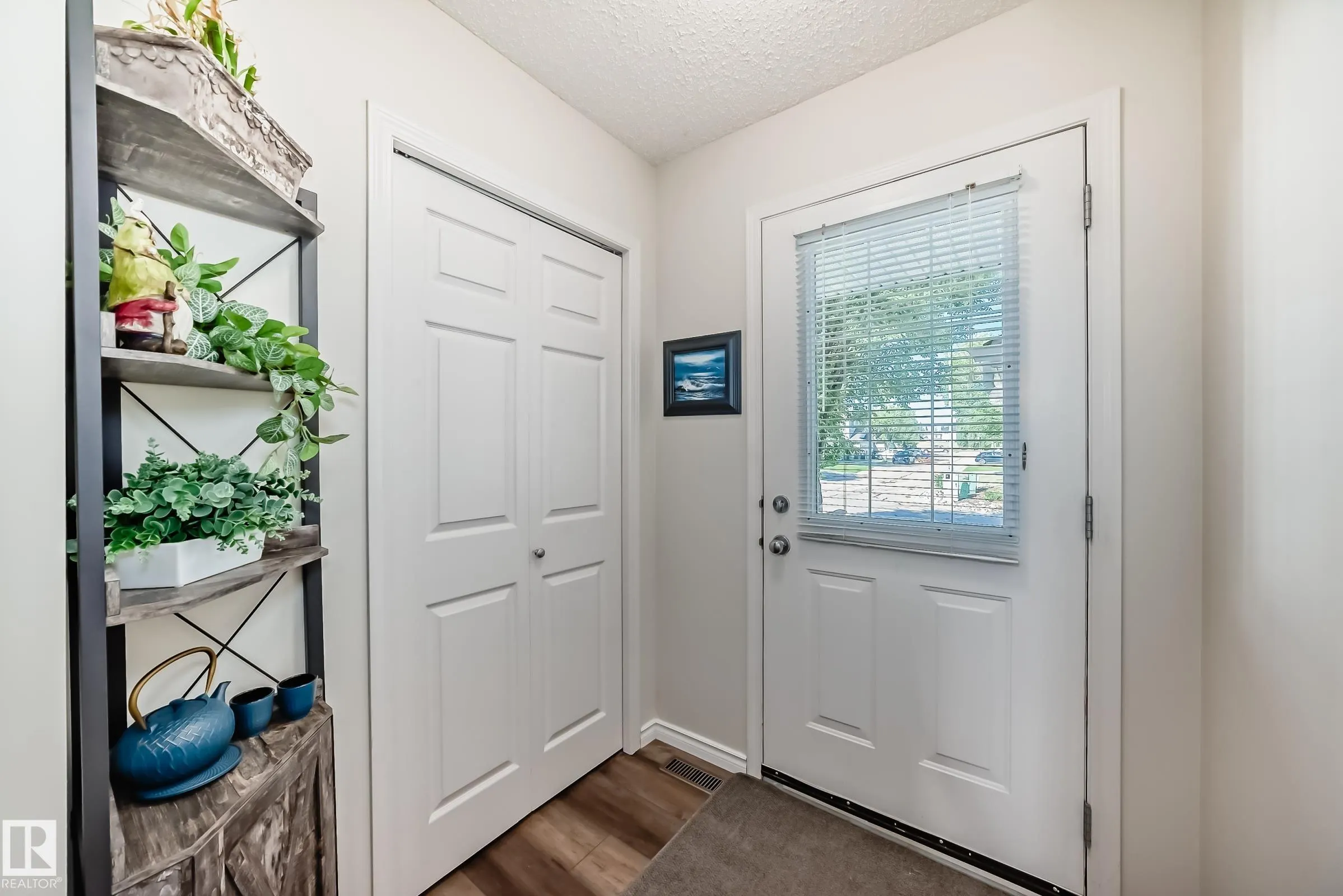 115 CHESTERMERE Drive