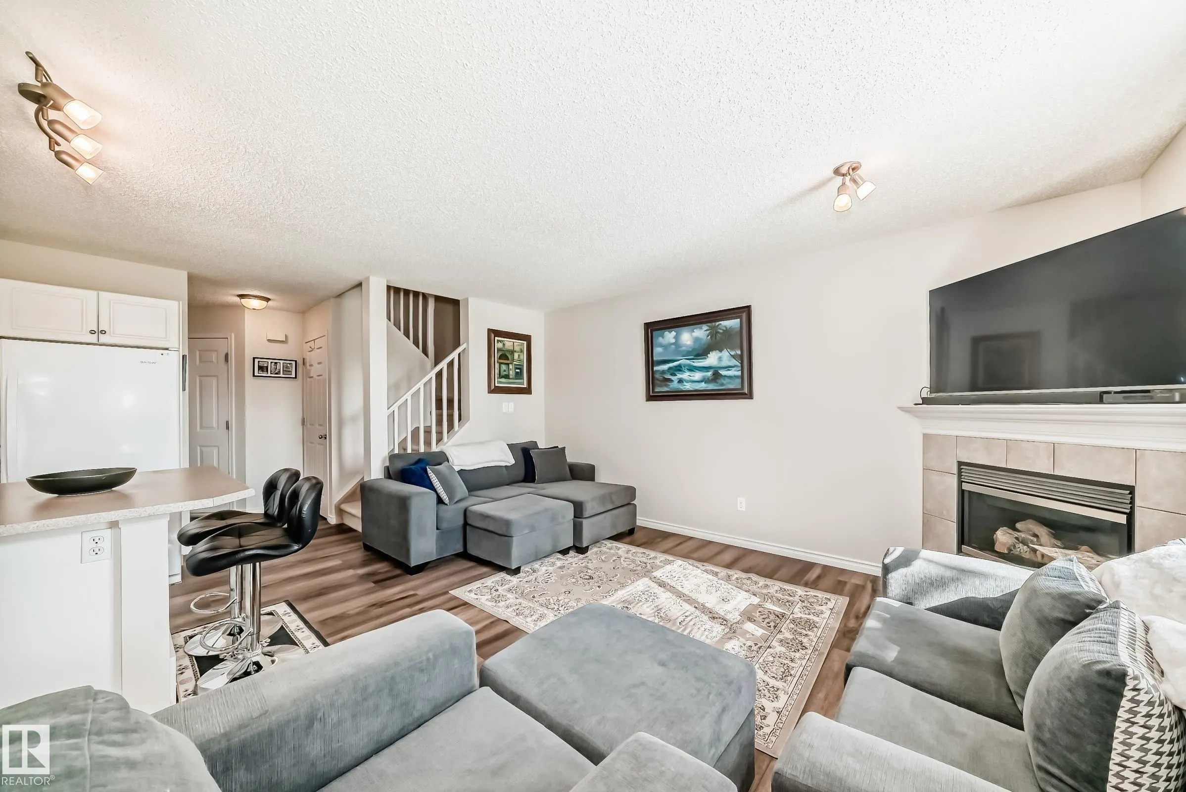 115 CHESTERMERE Drive