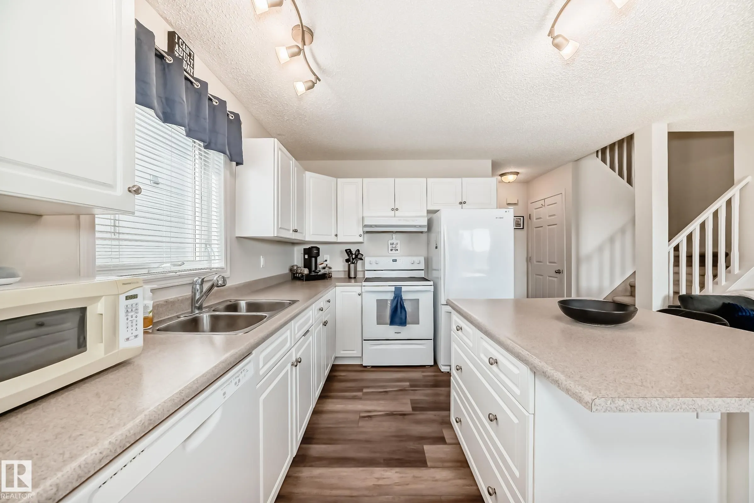 115 CHESTERMERE Drive