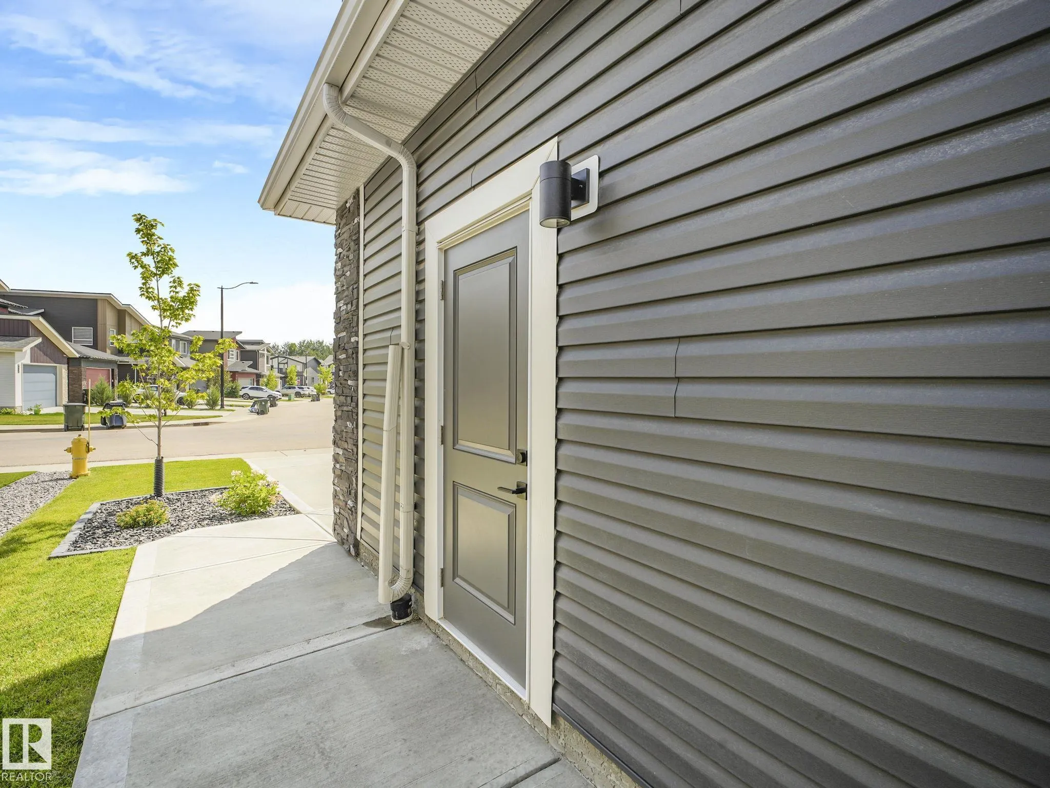 15 ELWYCK Gate