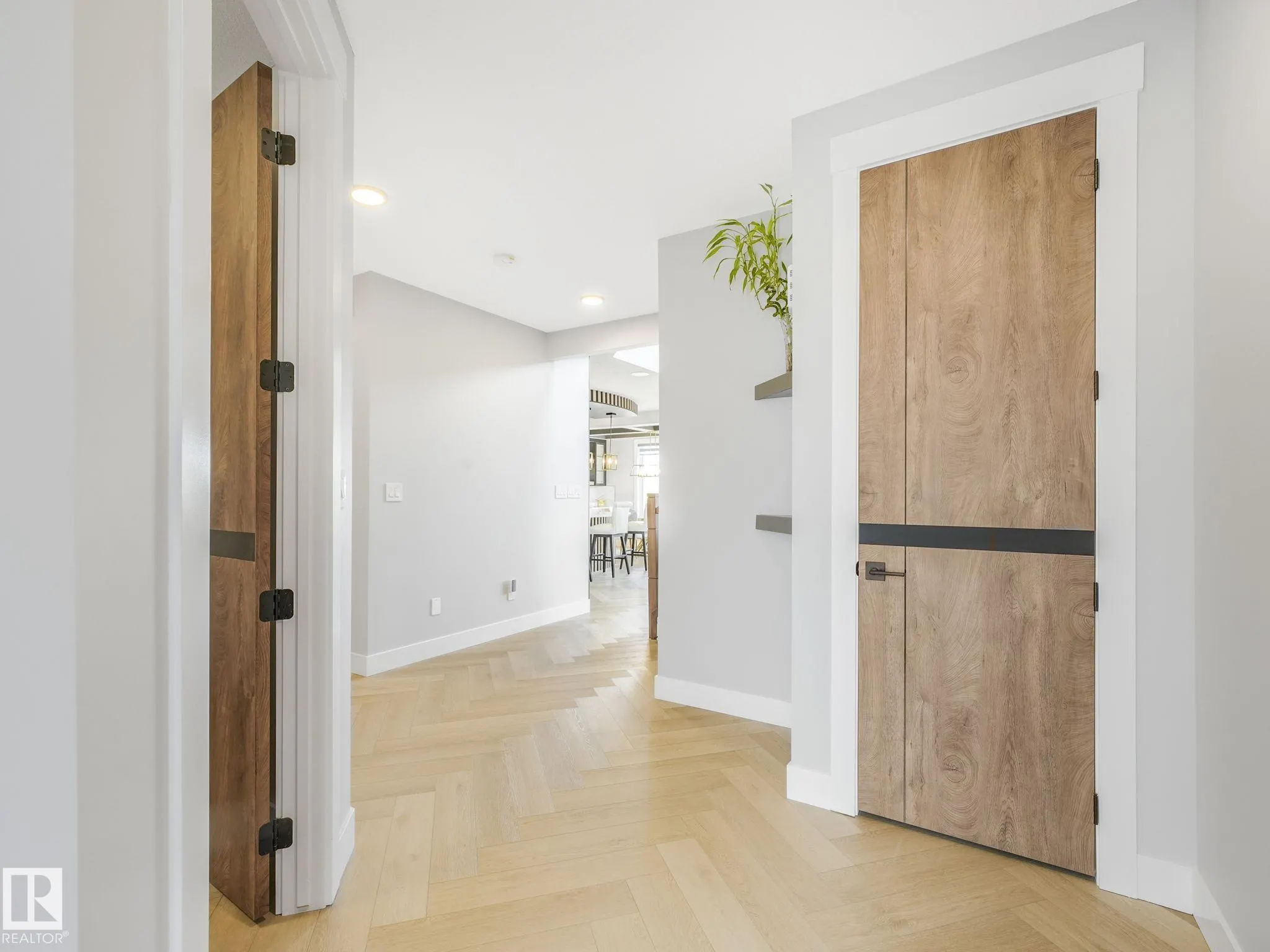 15 ELWYCK Gate