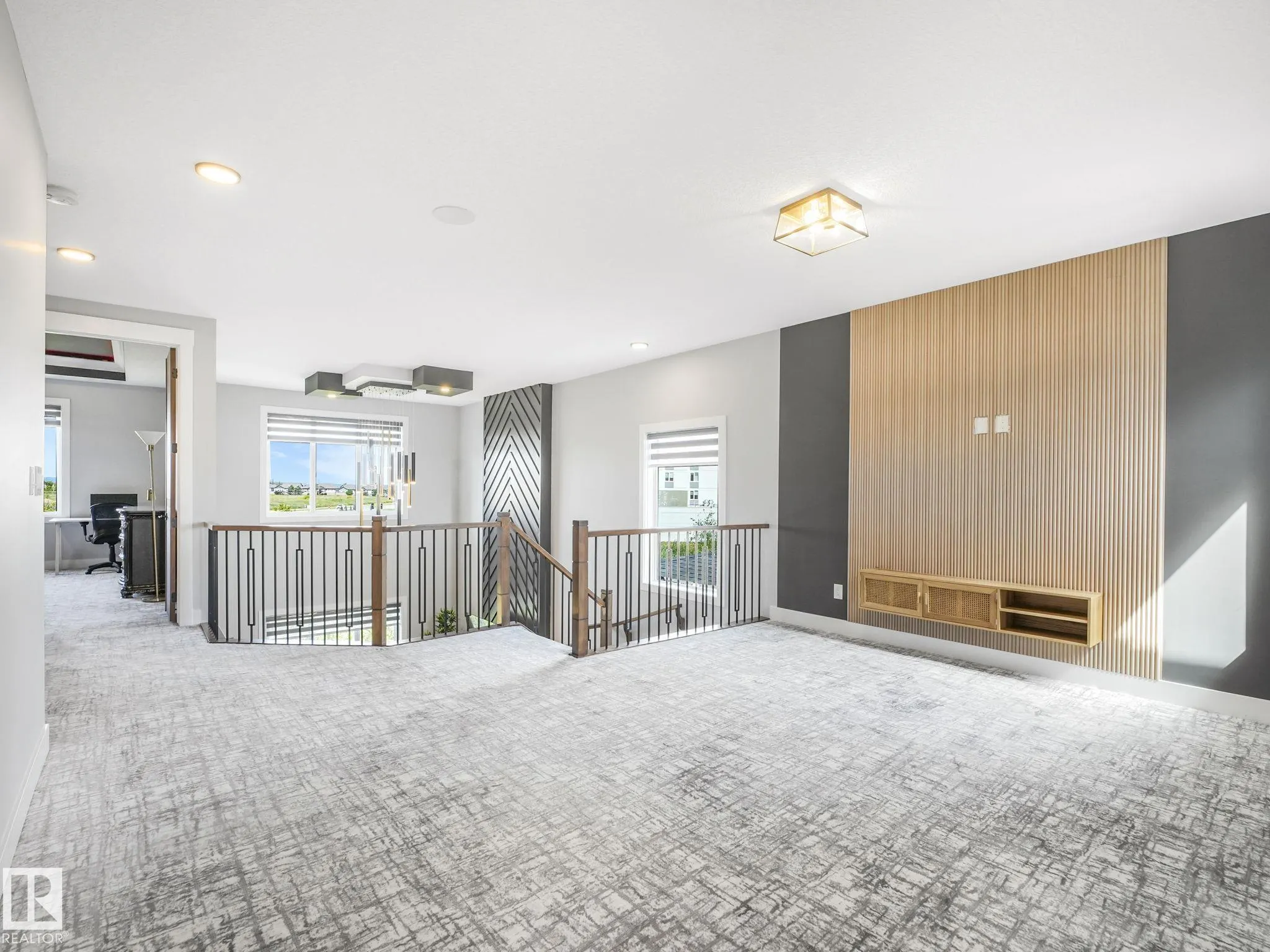 15 ELWYCK Gate