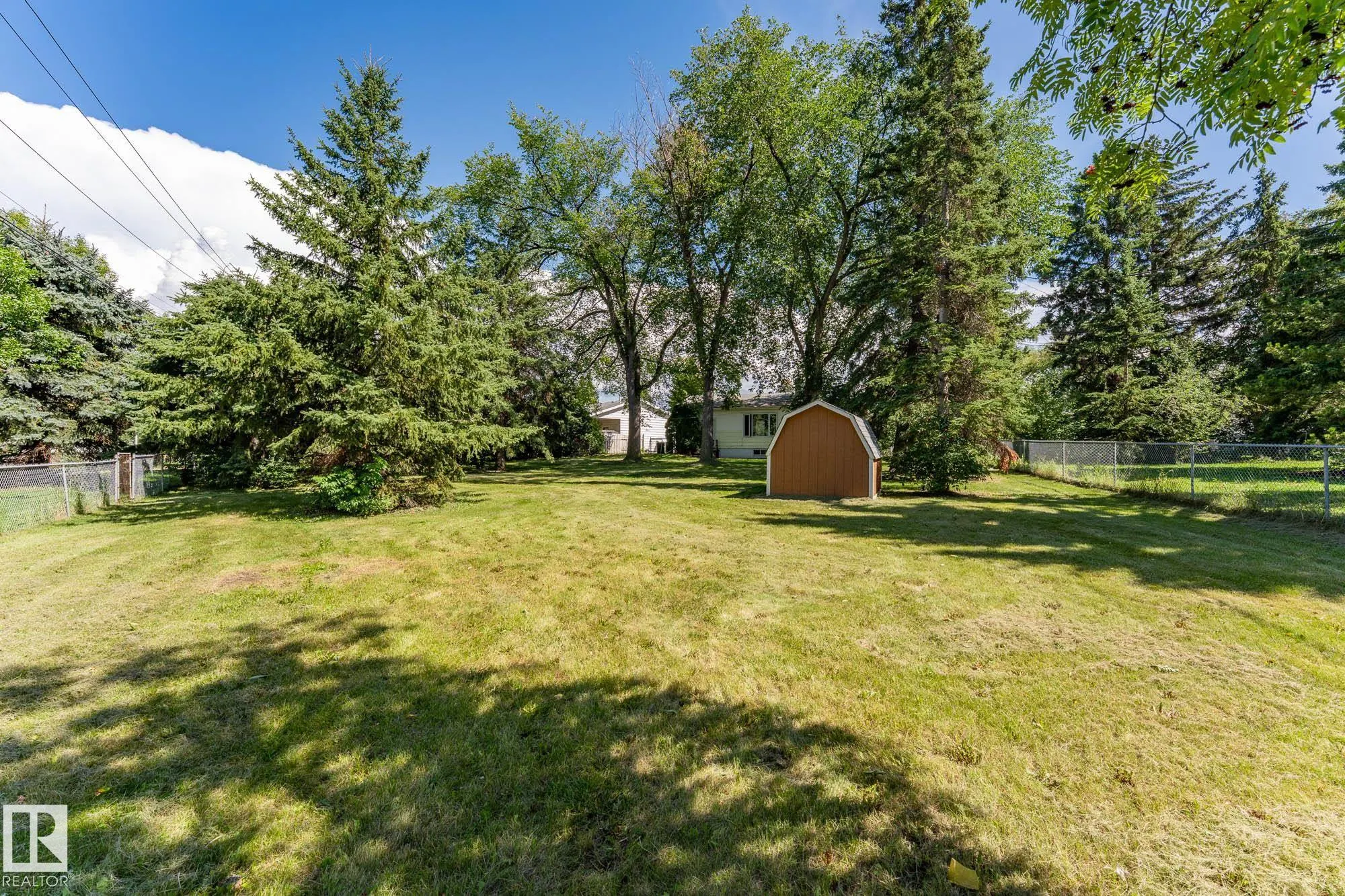 102 MAPLE Court