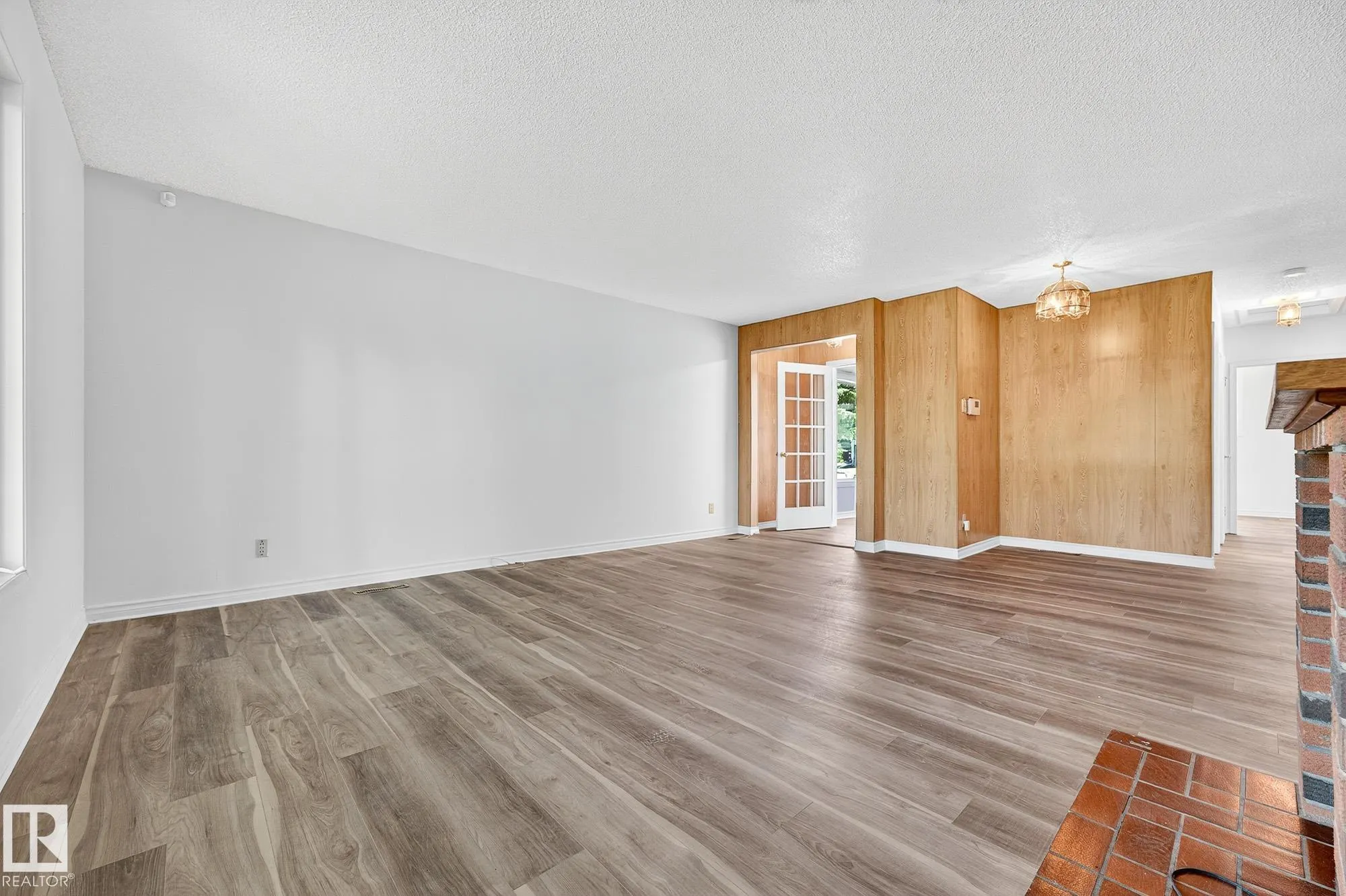 102 MAPLE Court