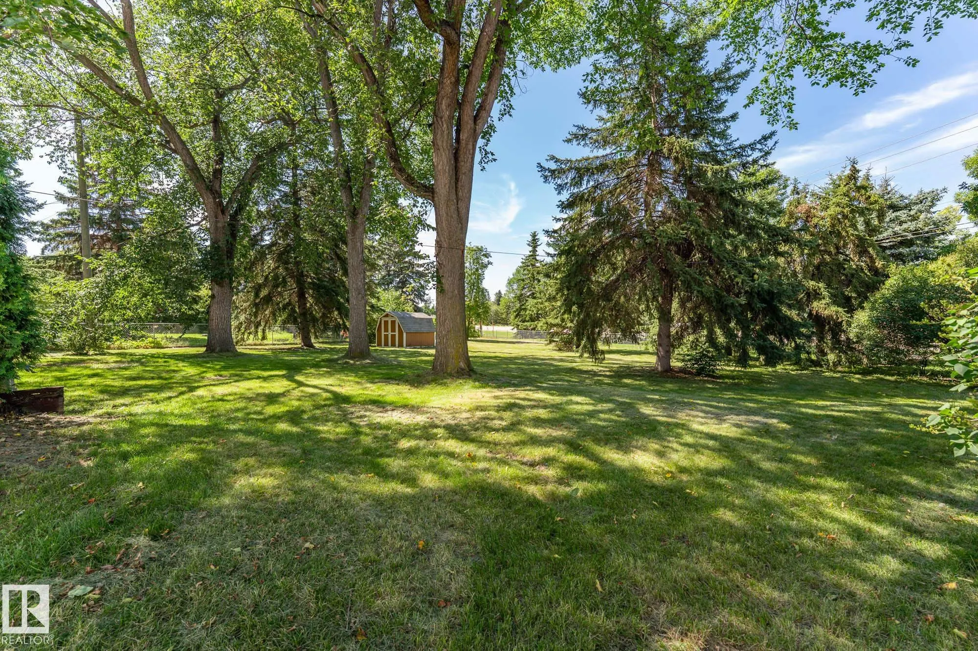 102 MAPLE Court