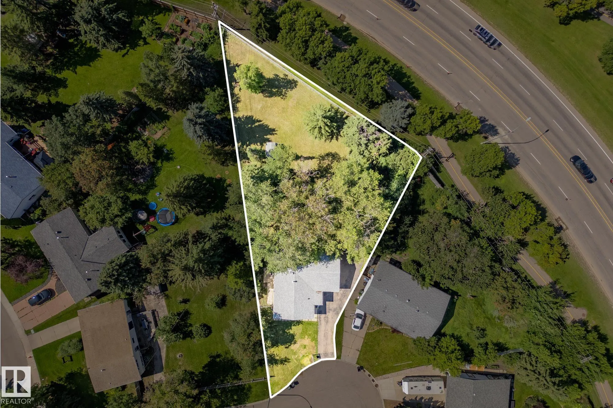 102 MAPLE Court
