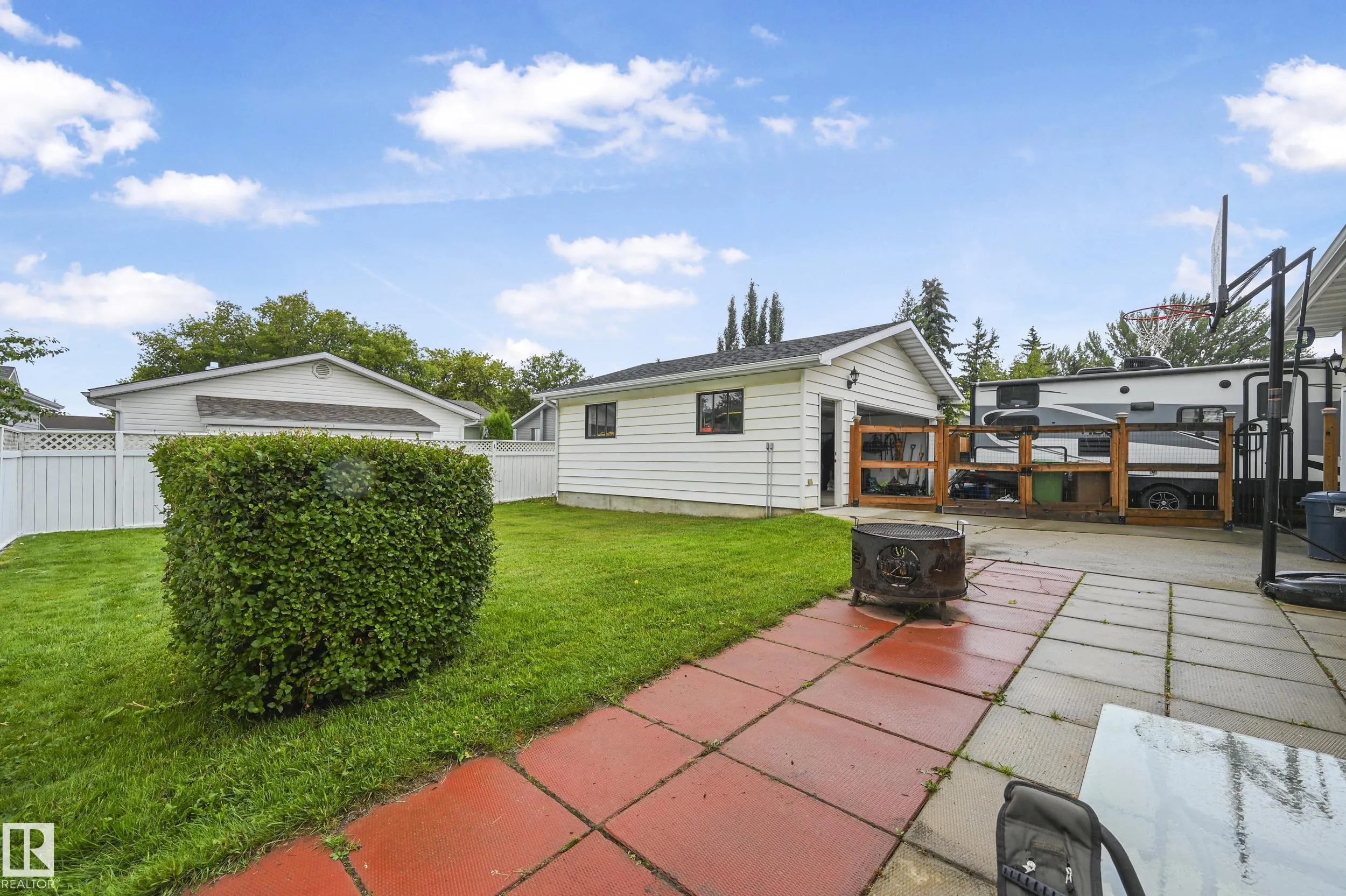 69 LAMBERT Crescent