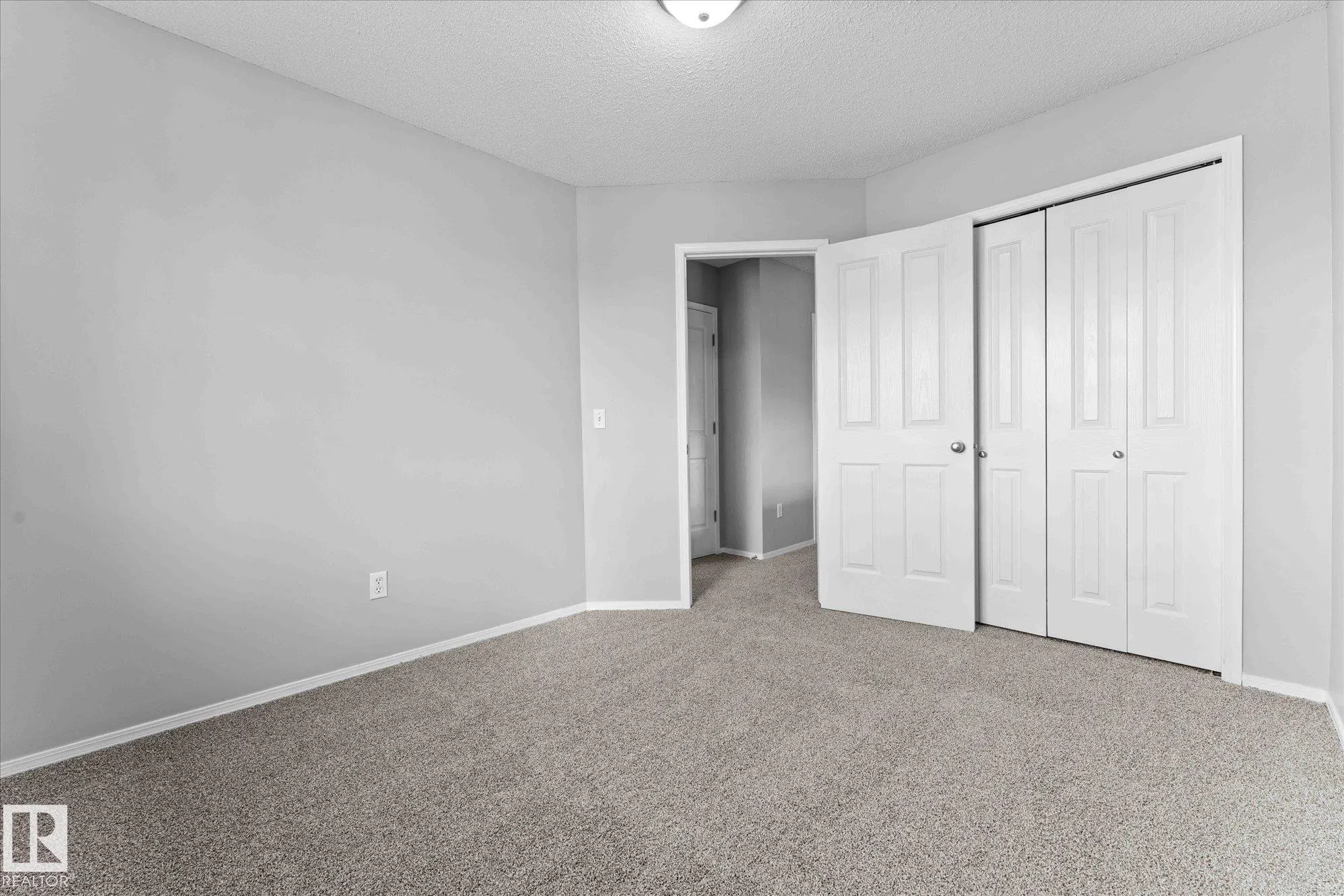 32 NEVIS Close
