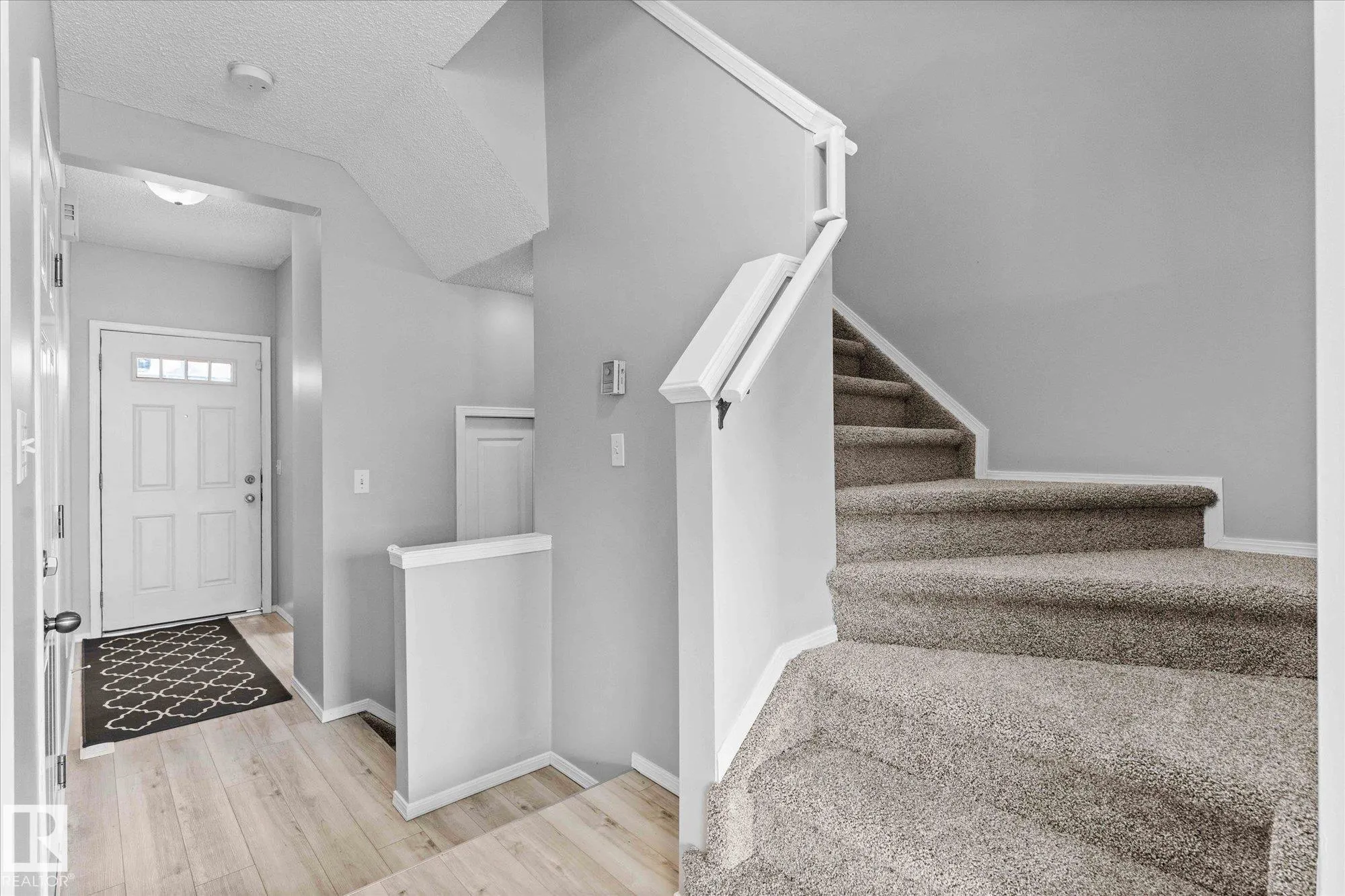 32 NEVIS Close