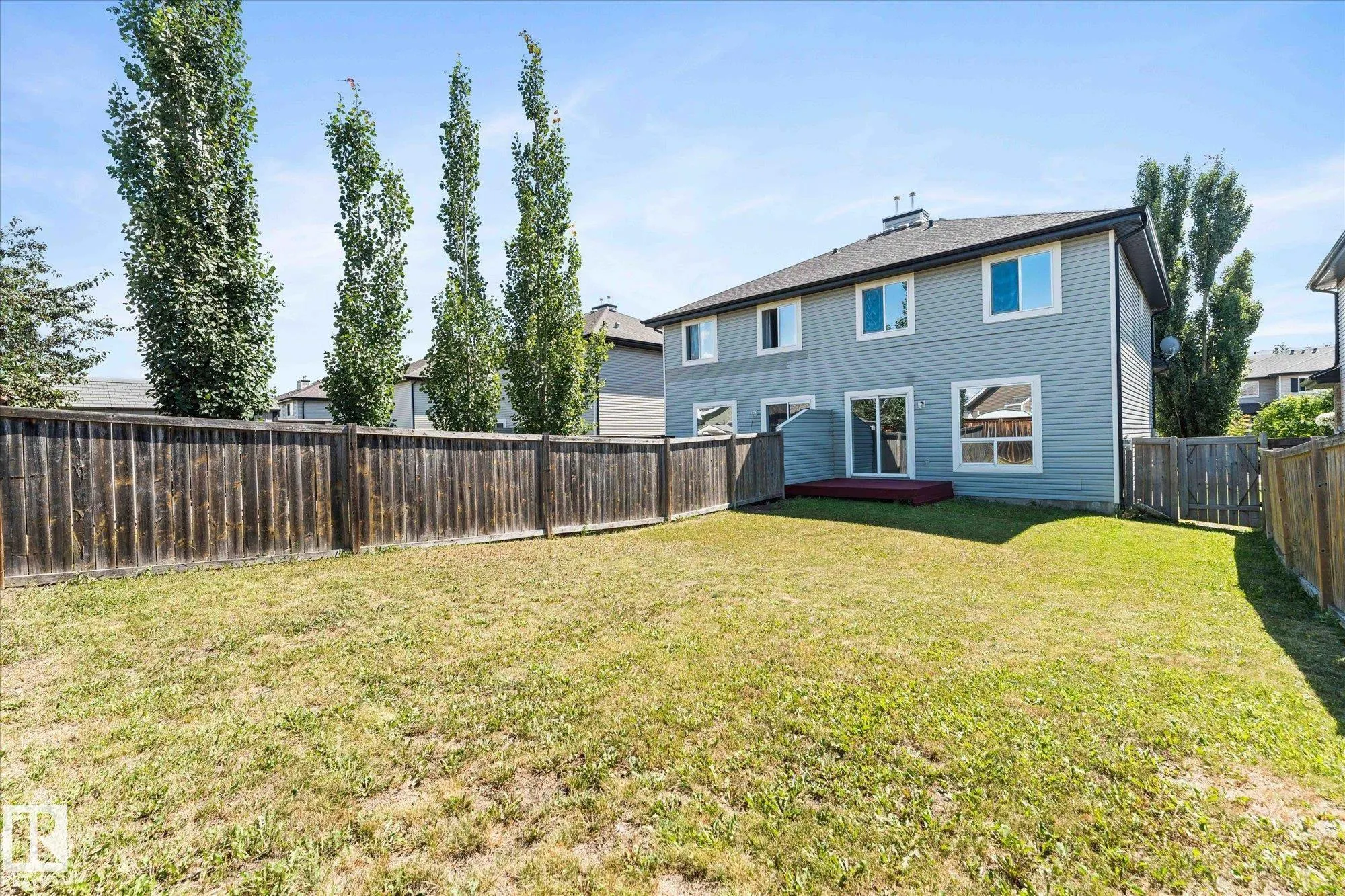 32 NEVIS Close