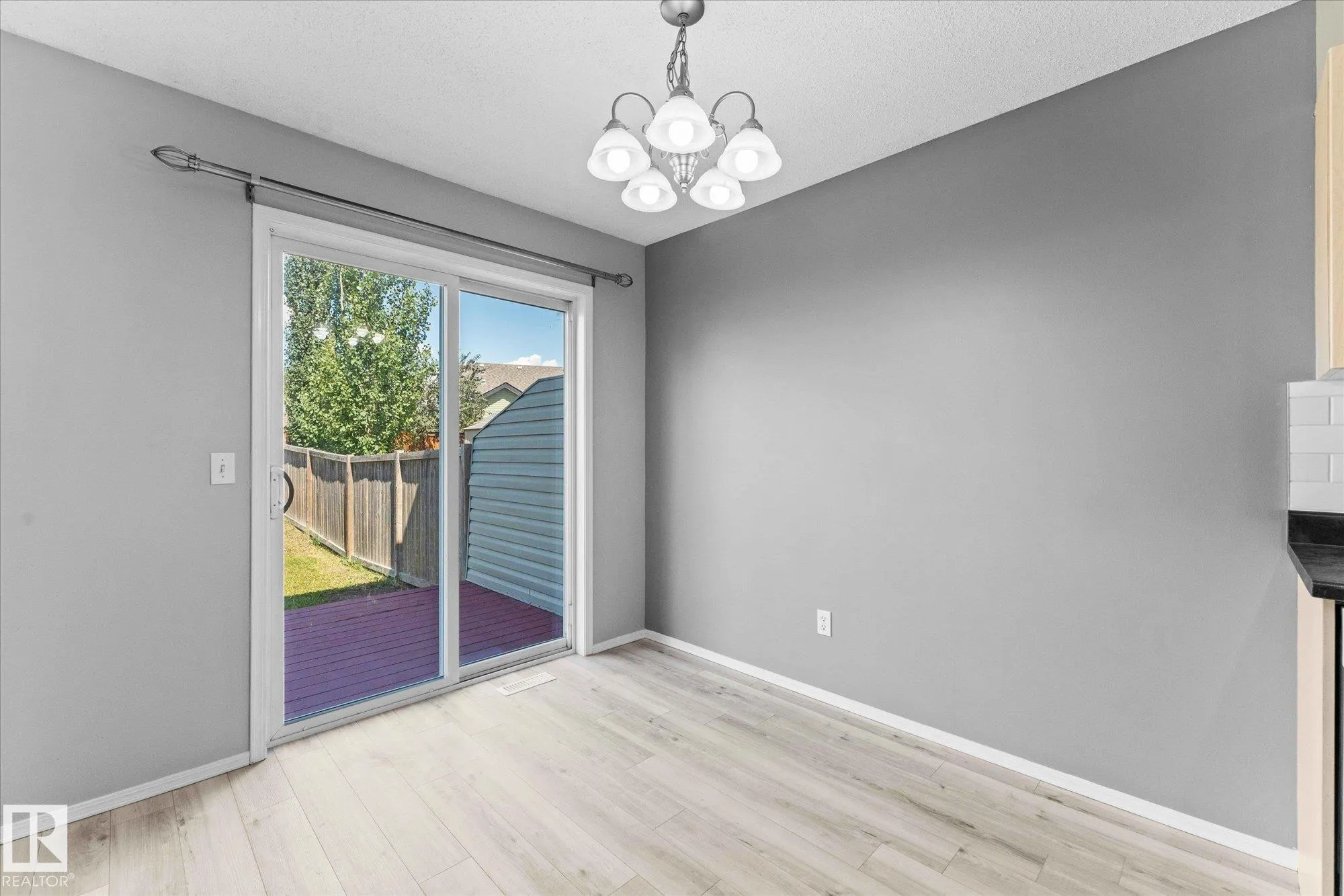 32 NEVIS Close