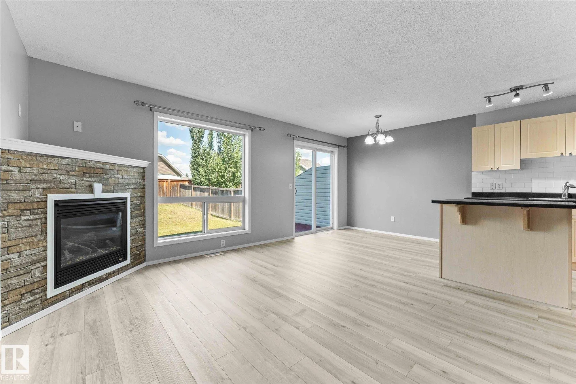 32 NEVIS Close