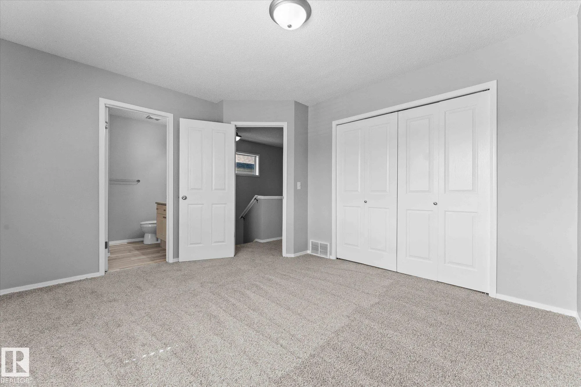 32 NEVIS Close