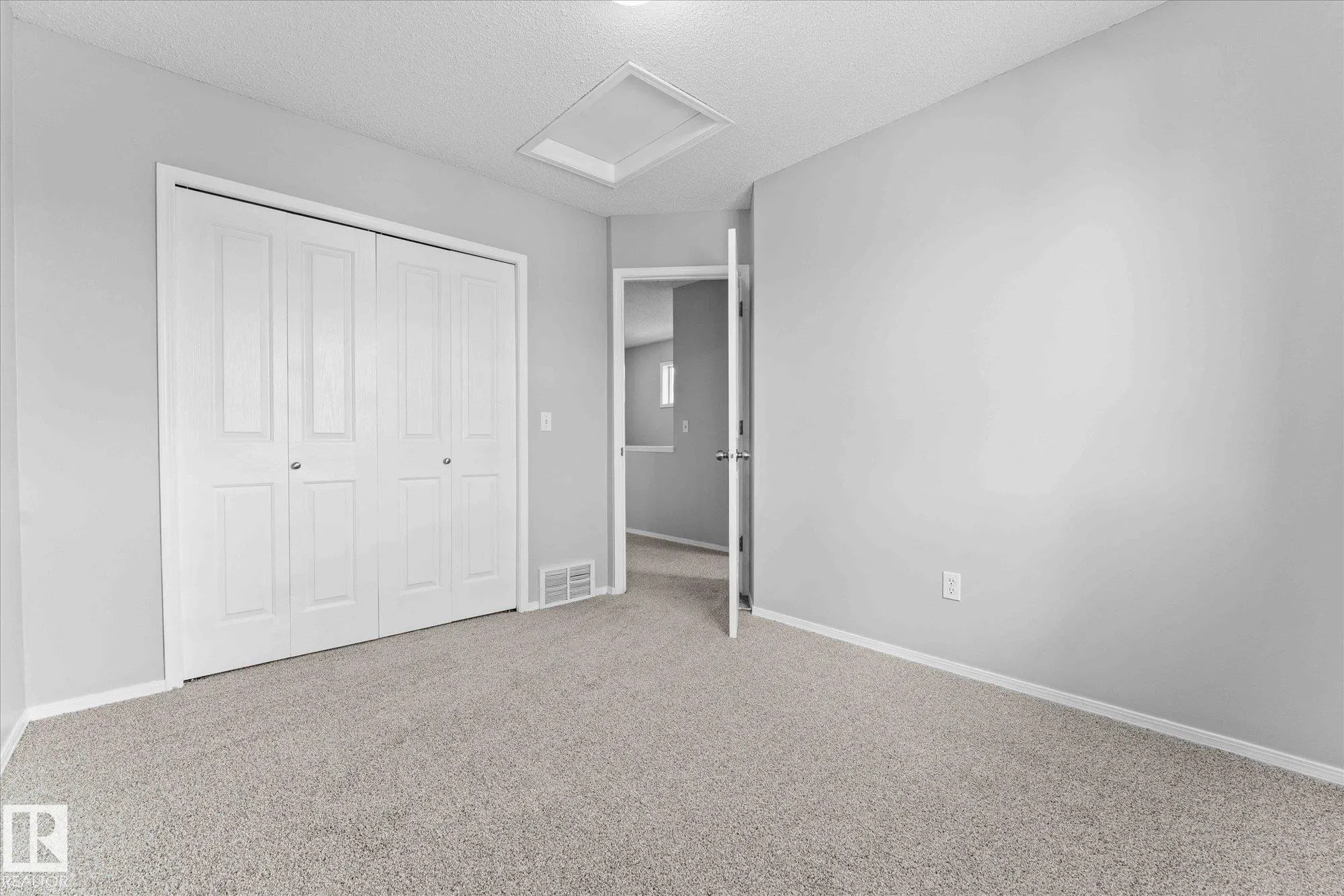 32 NEVIS Close