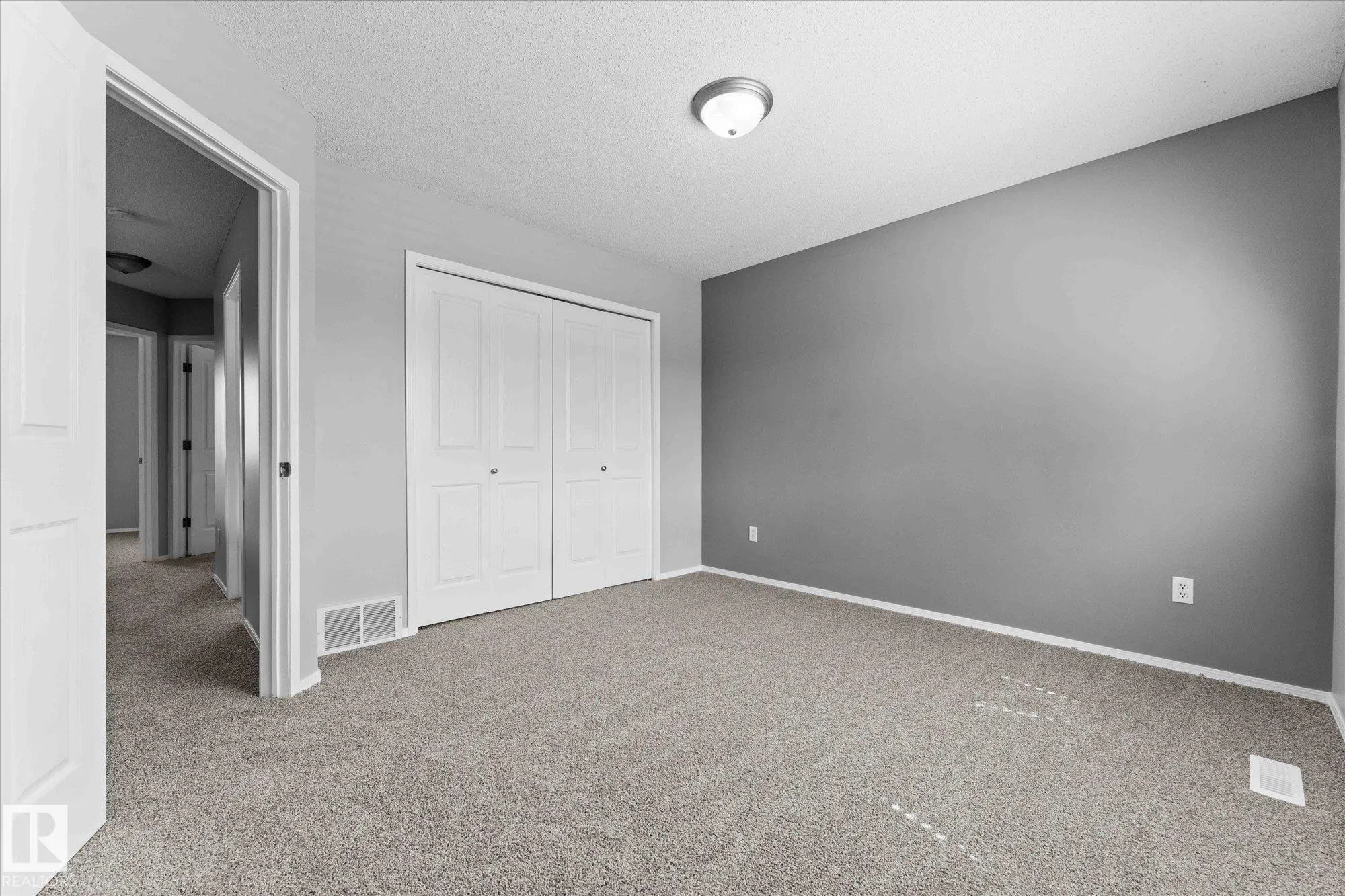 32 NEVIS Close