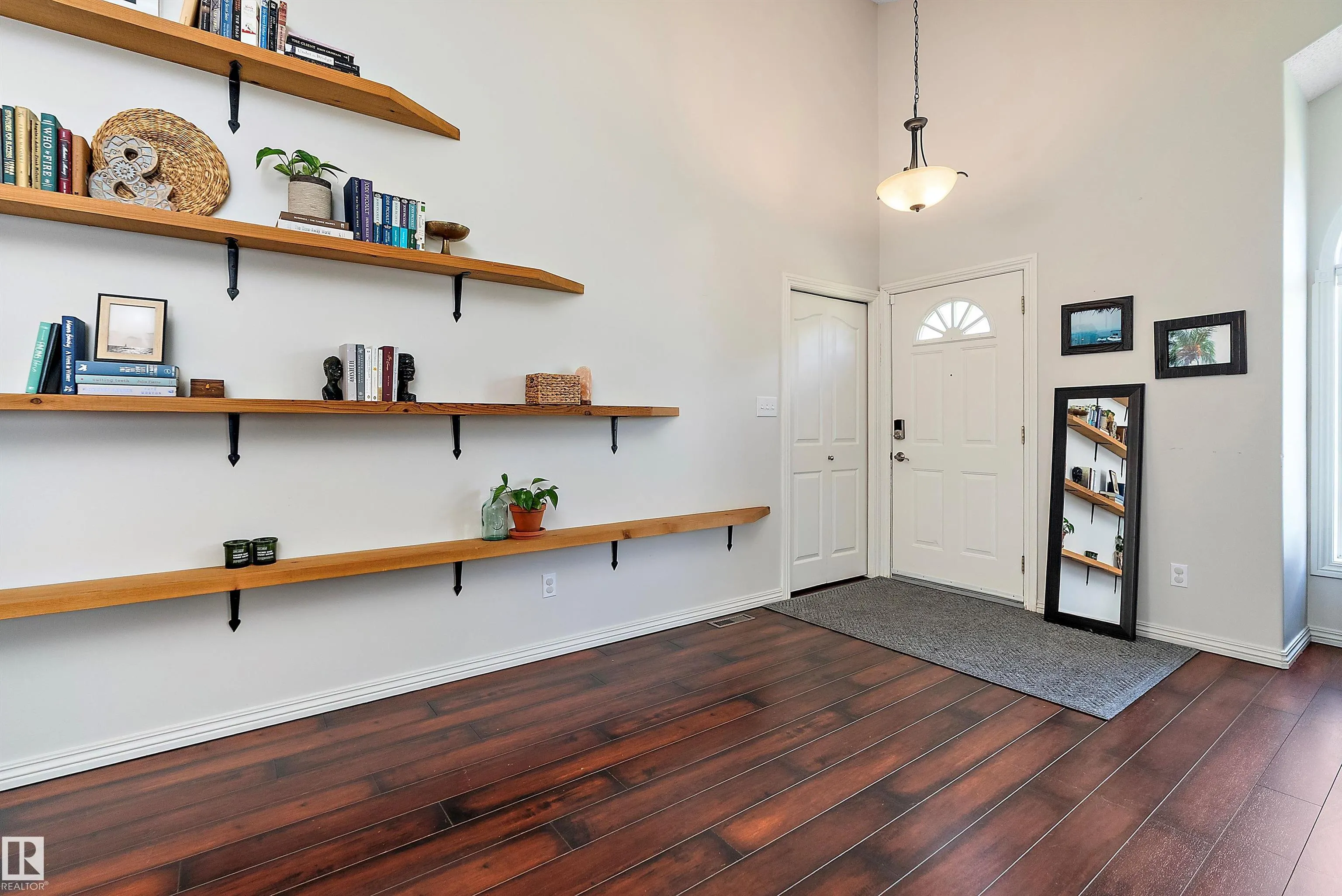 18 ORANGEWOOD Place