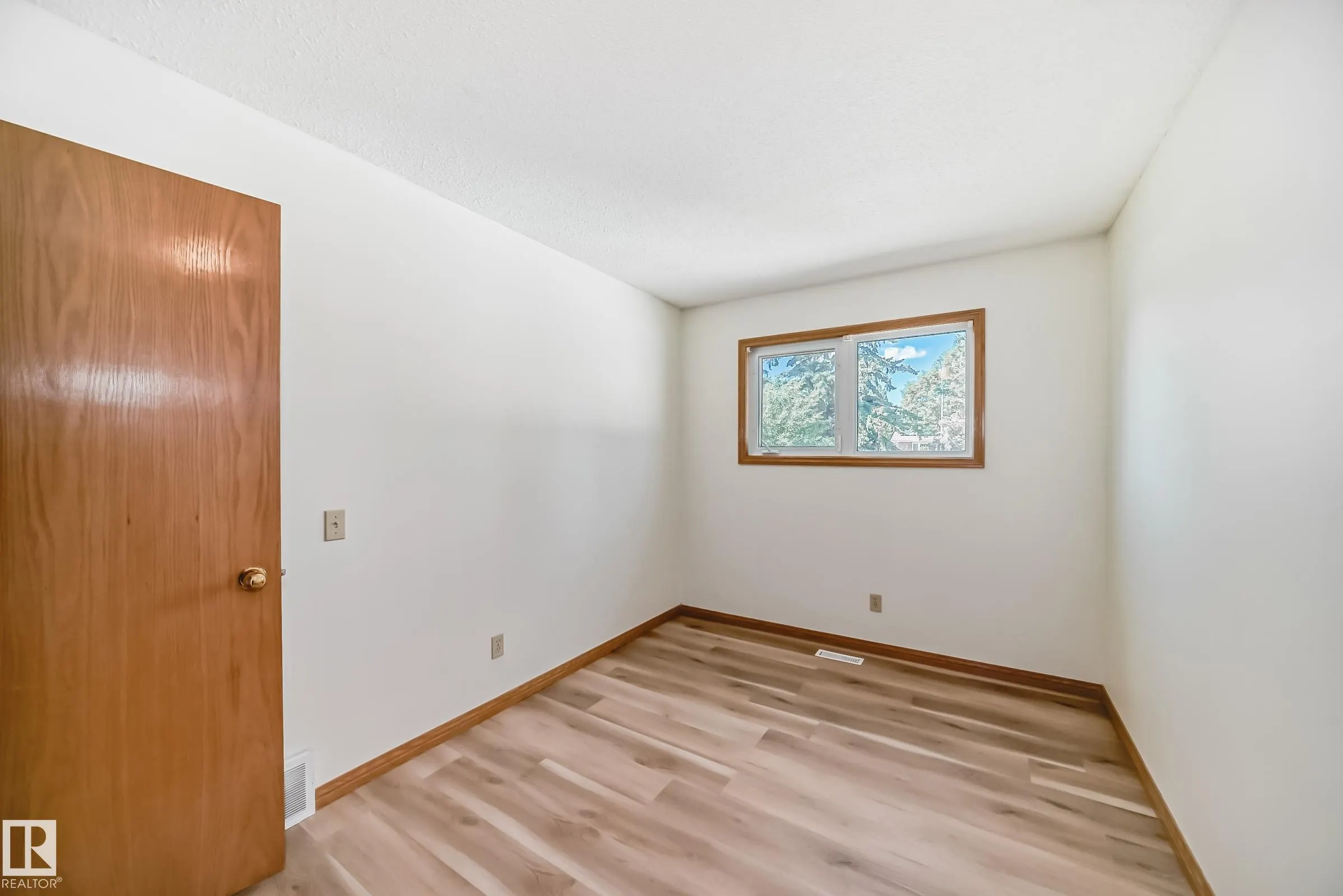 9 WELLINGTON Crescent
