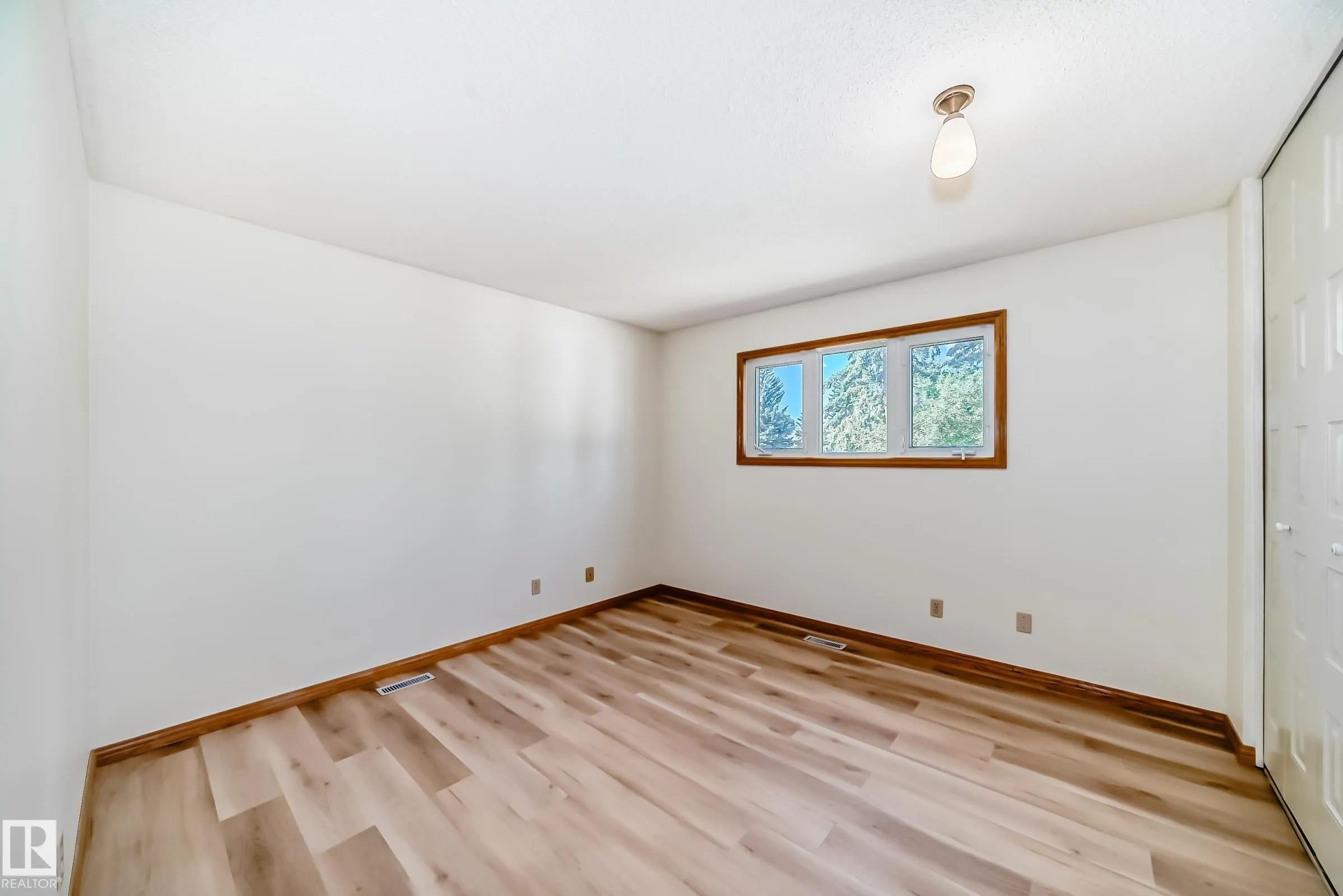 9 WELLINGTON Crescent