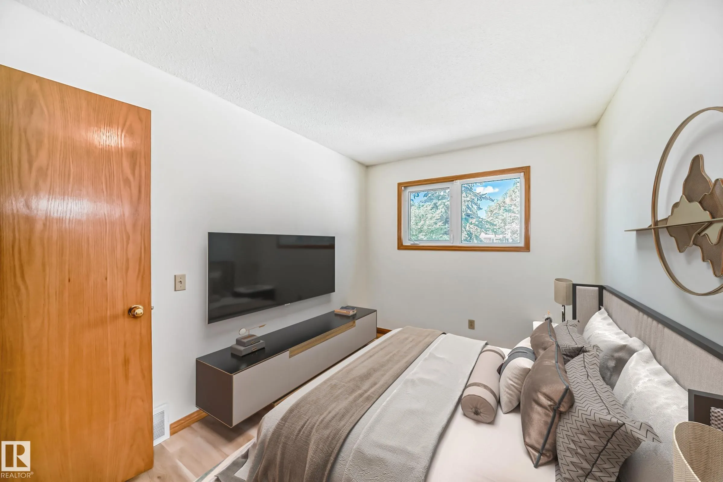 9 WELLINGTON Crescent