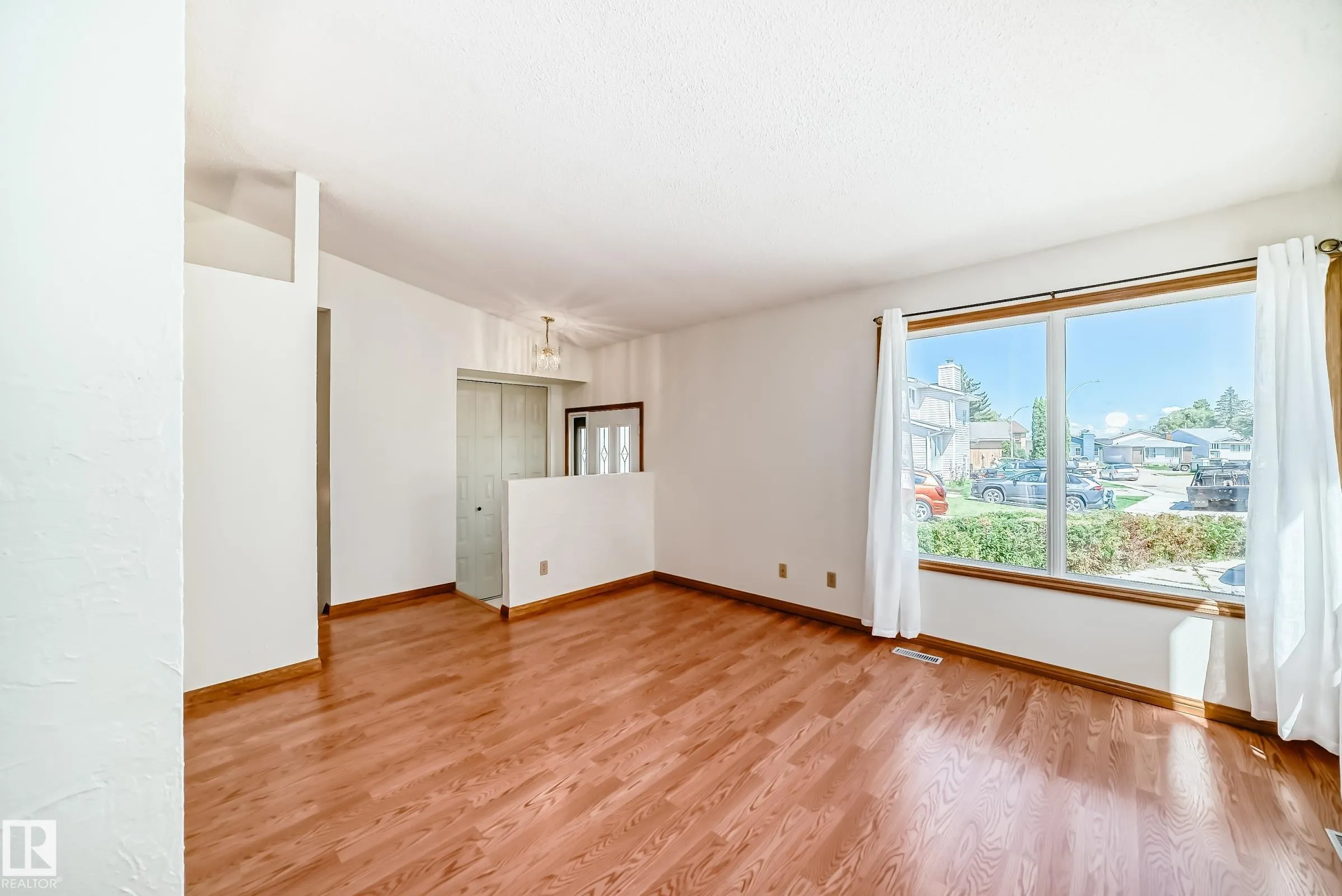 9 WELLINGTON Crescent