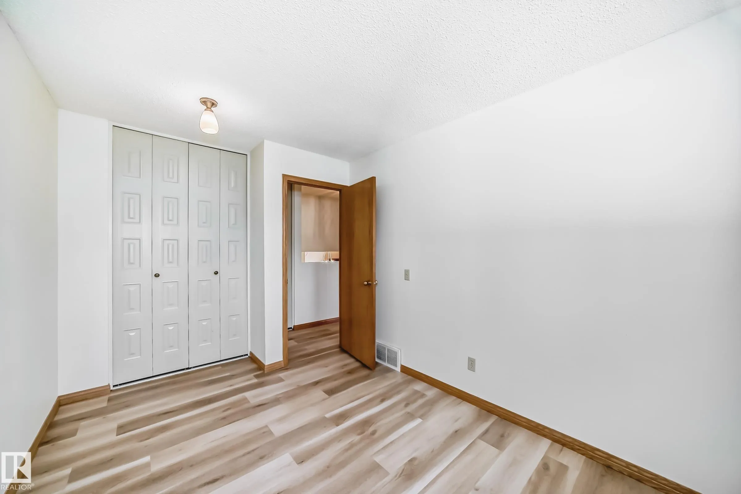 9 WELLINGTON Crescent