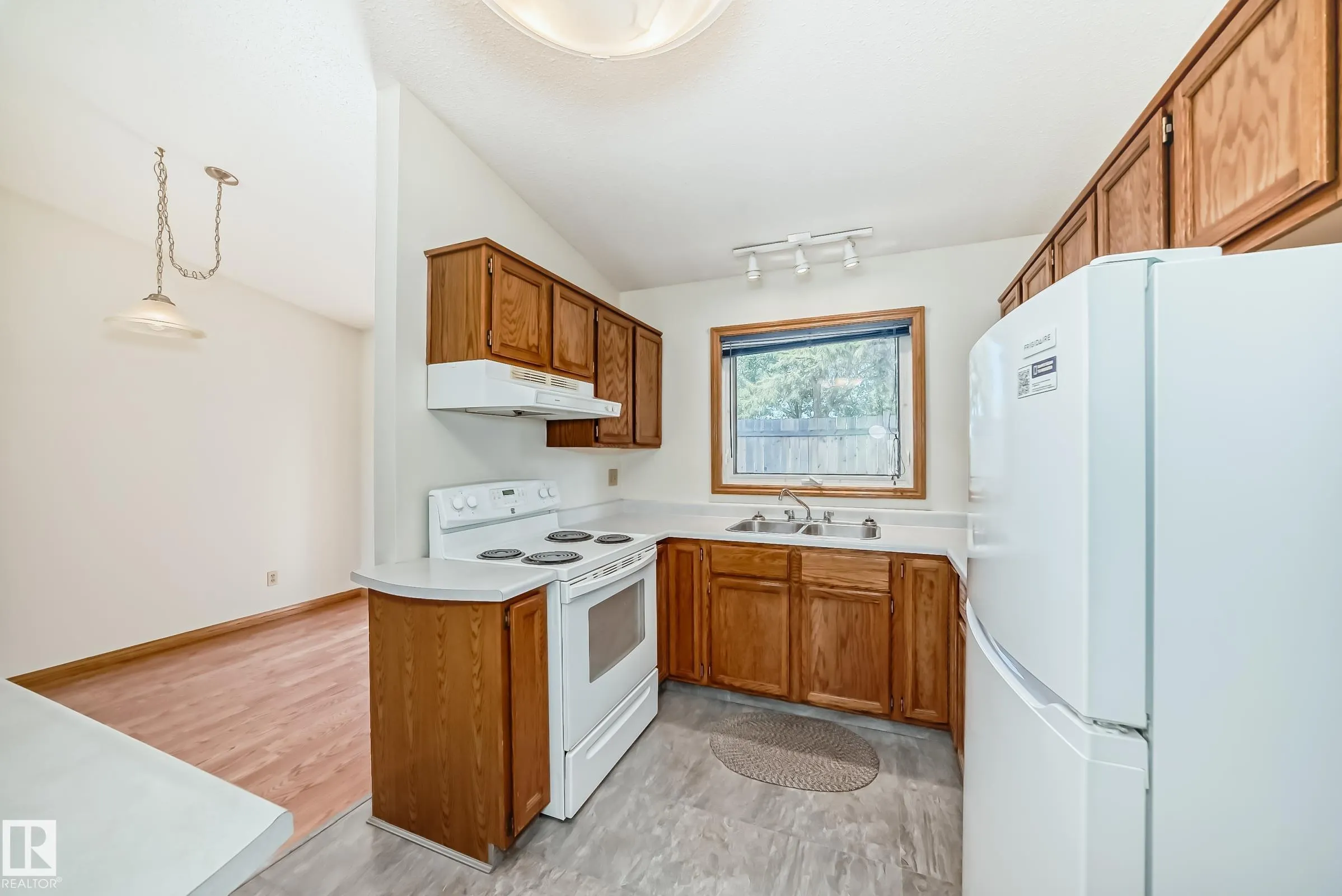 9 WELLINGTON Crescent