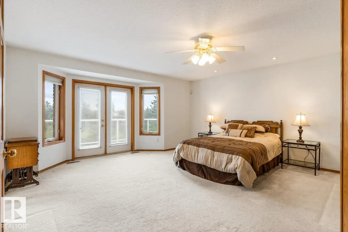 21 RIDGEBAY Place